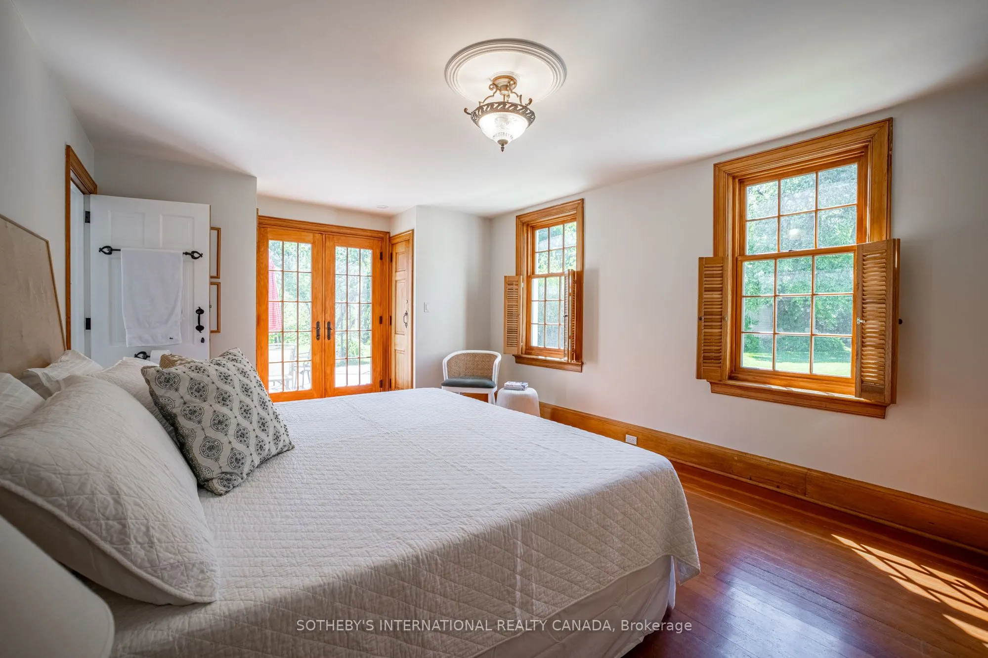 220 Old Yonge Street