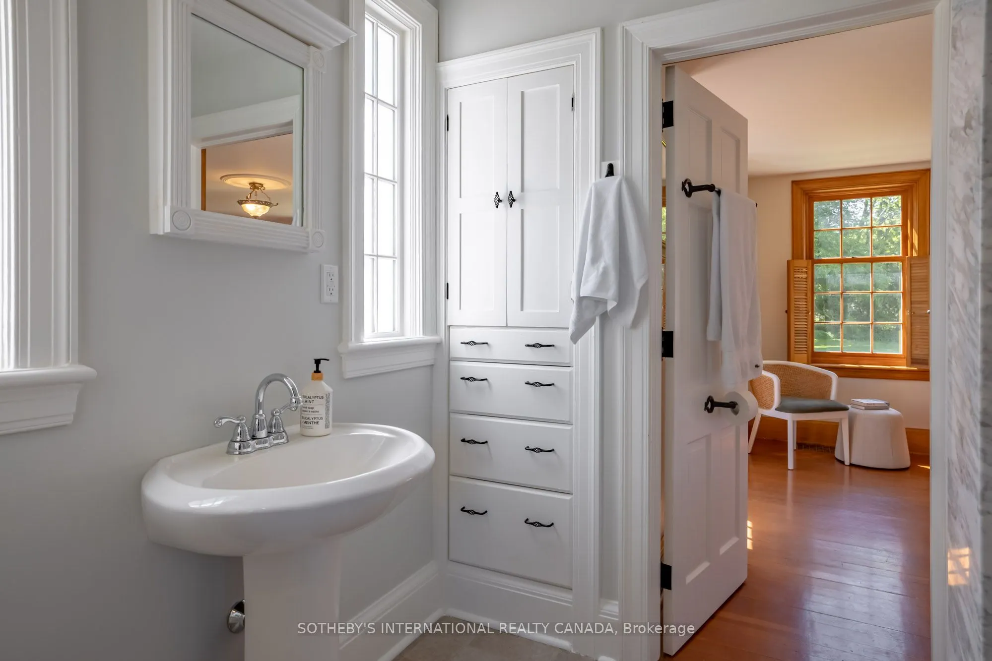 220 Old Yonge Street