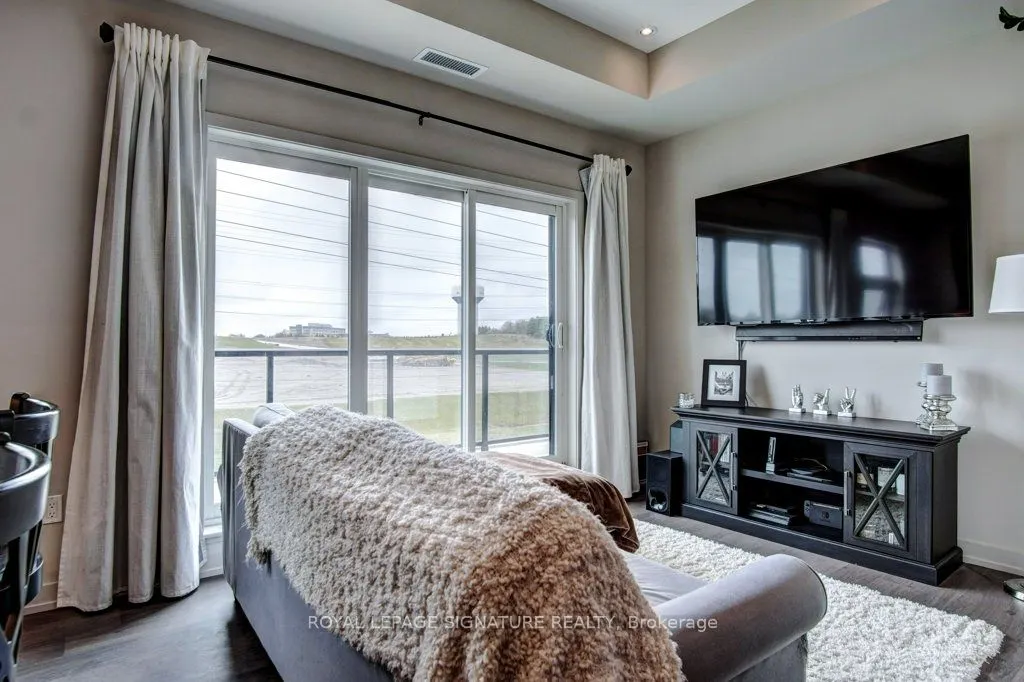 555 William Graham Drive, #422