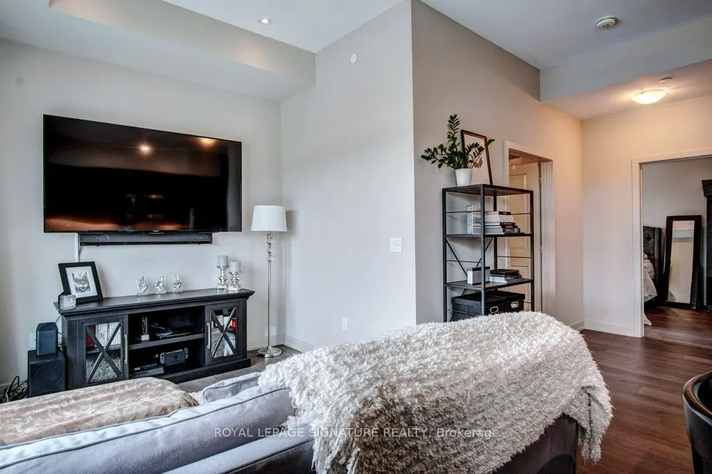 555 William Graham Drive, #422