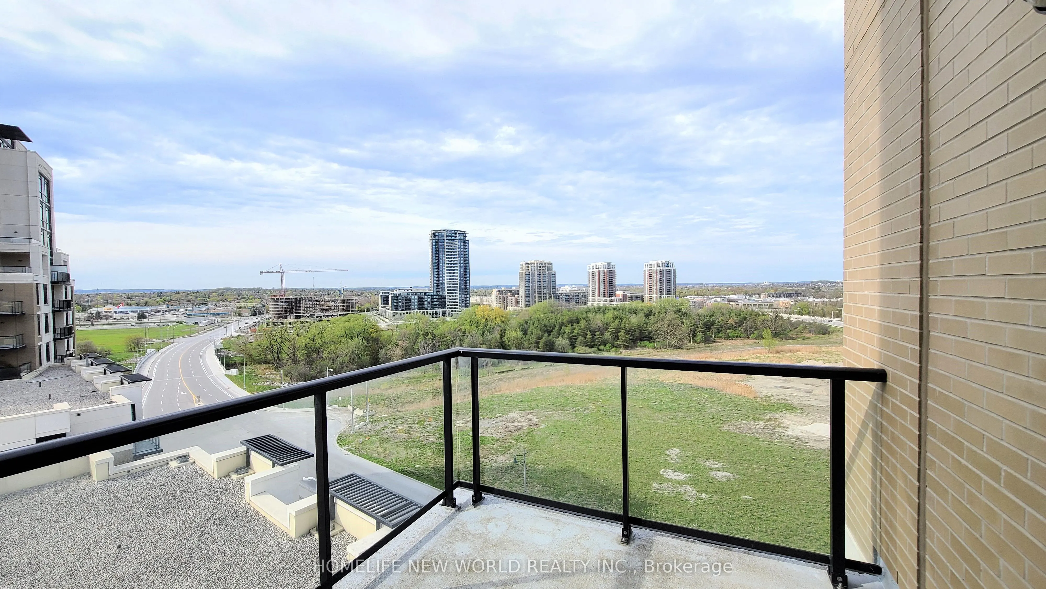 131 Upper Duke Crescent, #902