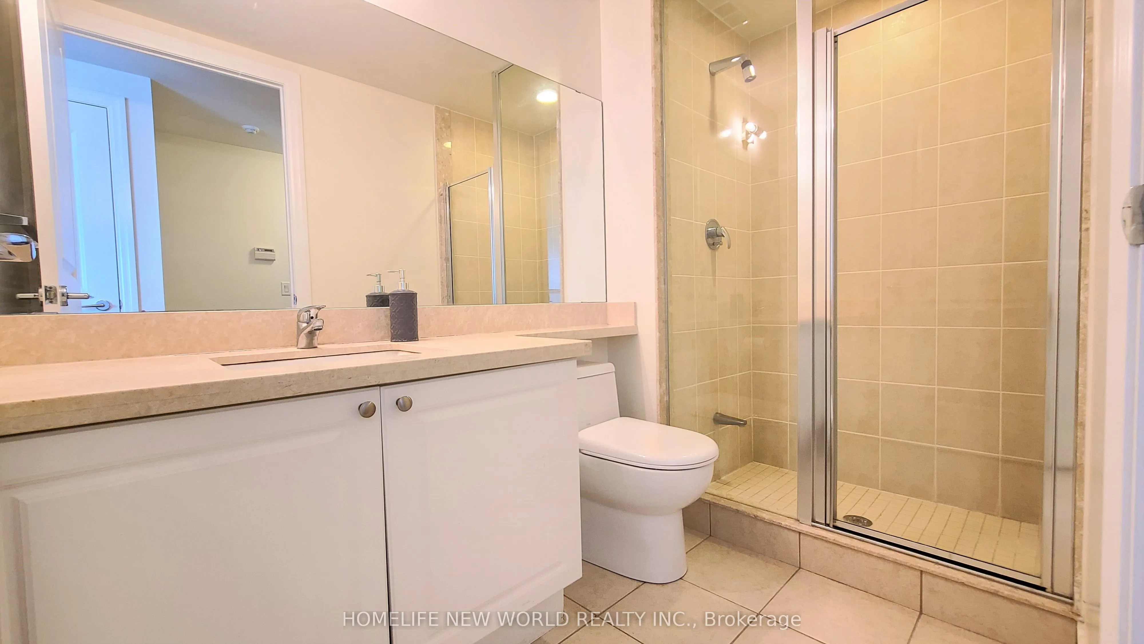 131 Upper Duke Crescent, #902