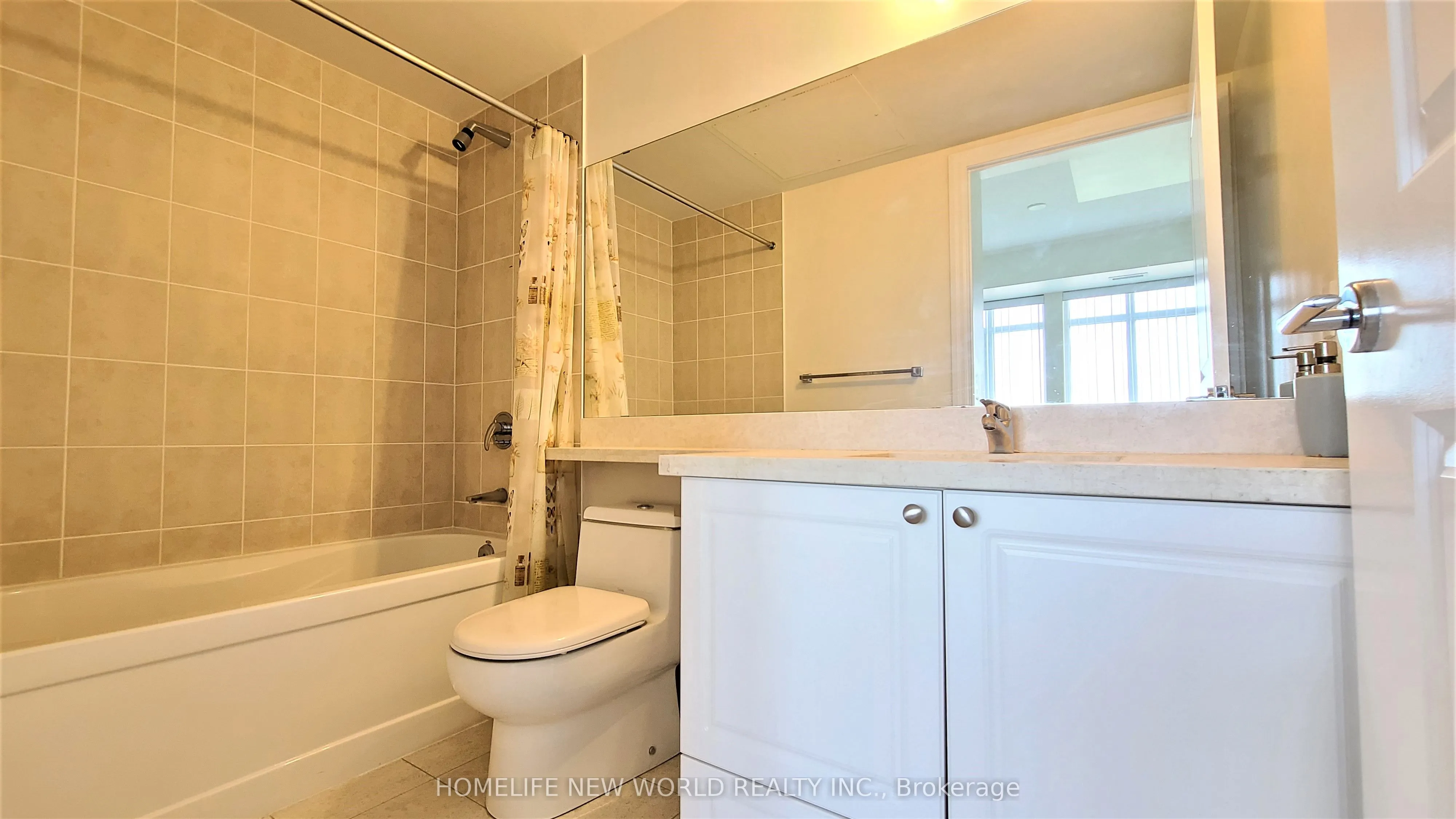 131 Upper Duke Crescent, #902