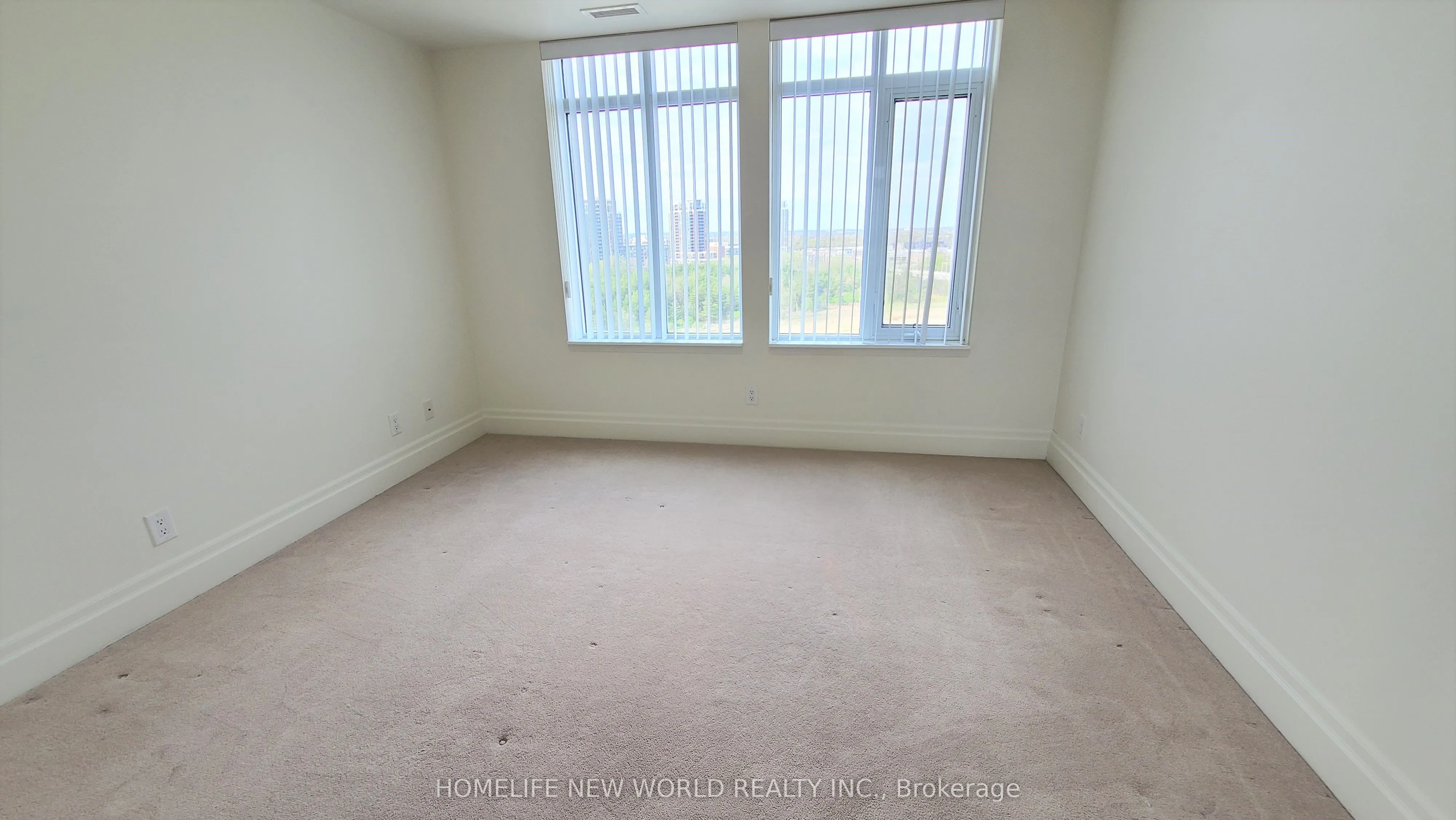 131 Upper Duke Crescent, #902