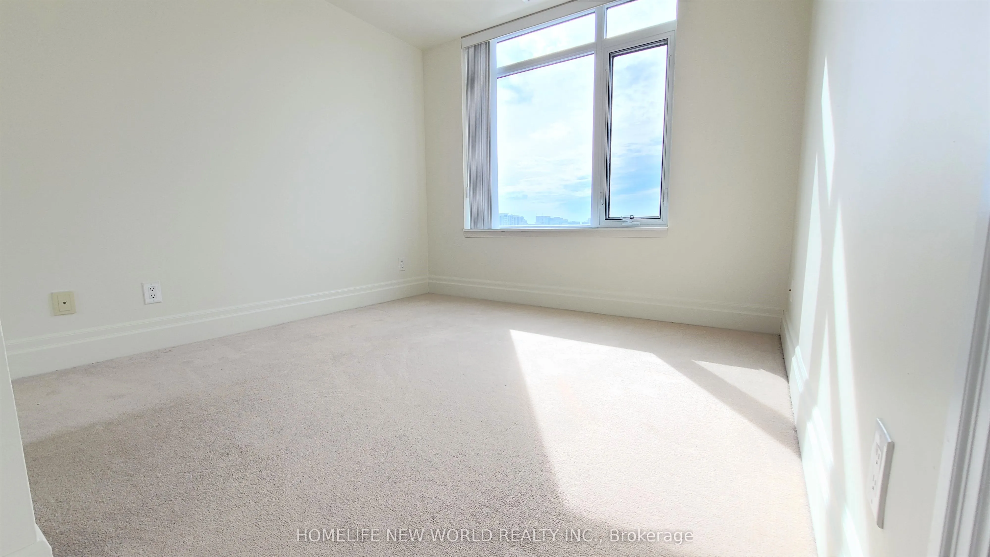 131 Upper Duke Crescent, #902