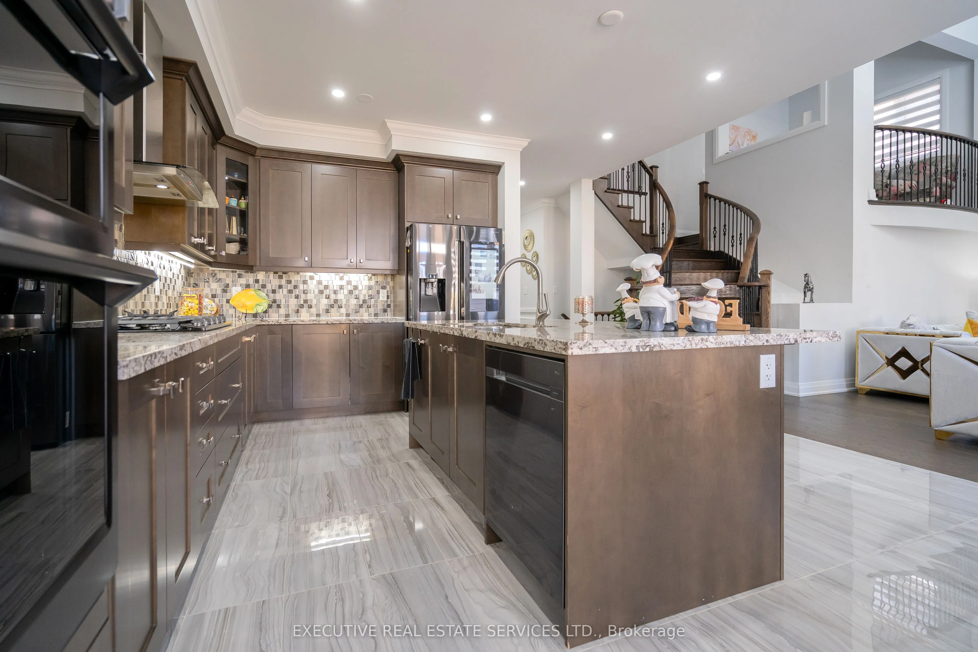 79 Elderslie Crescent E