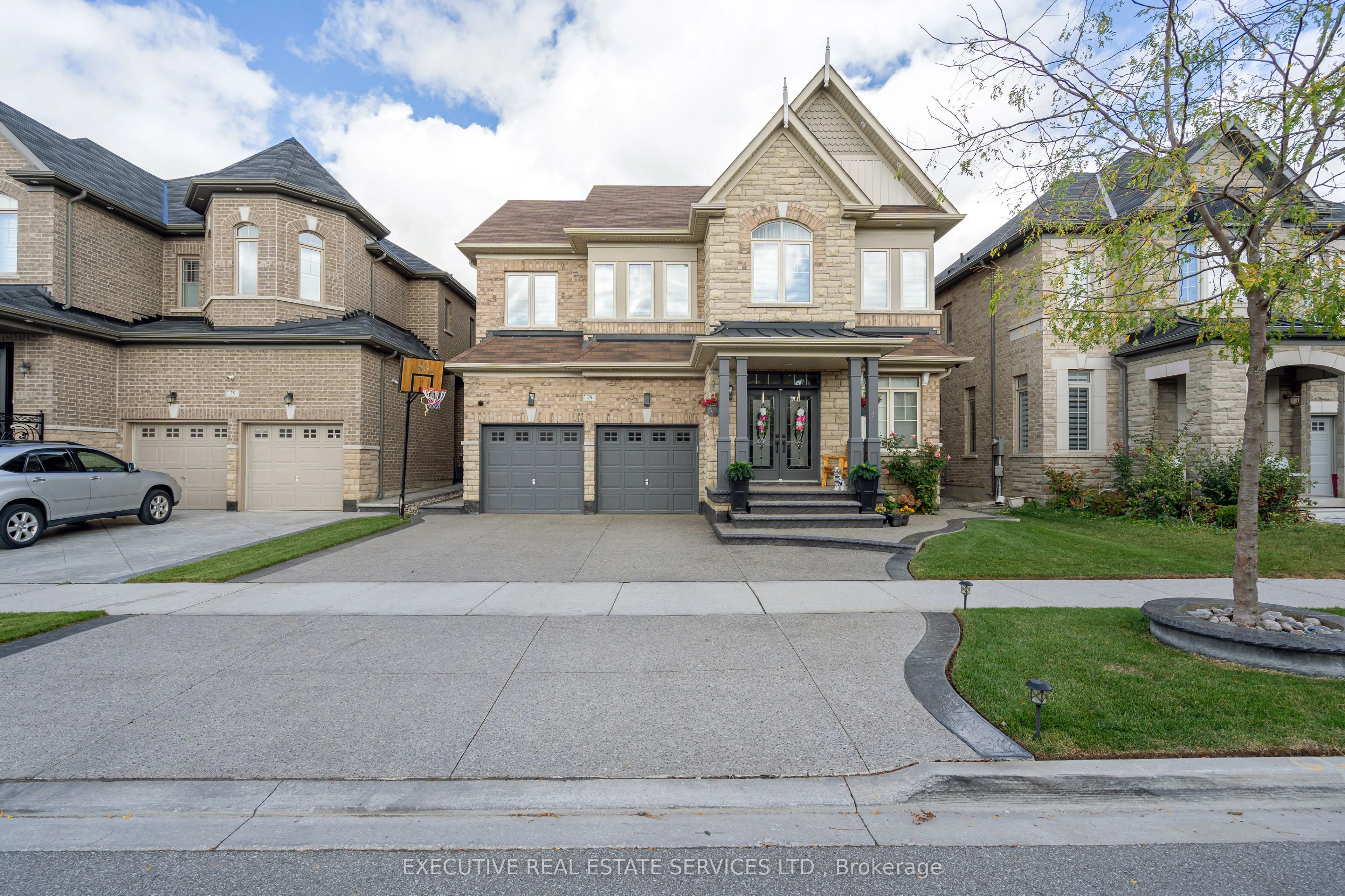79 Elderslie Crescent E
