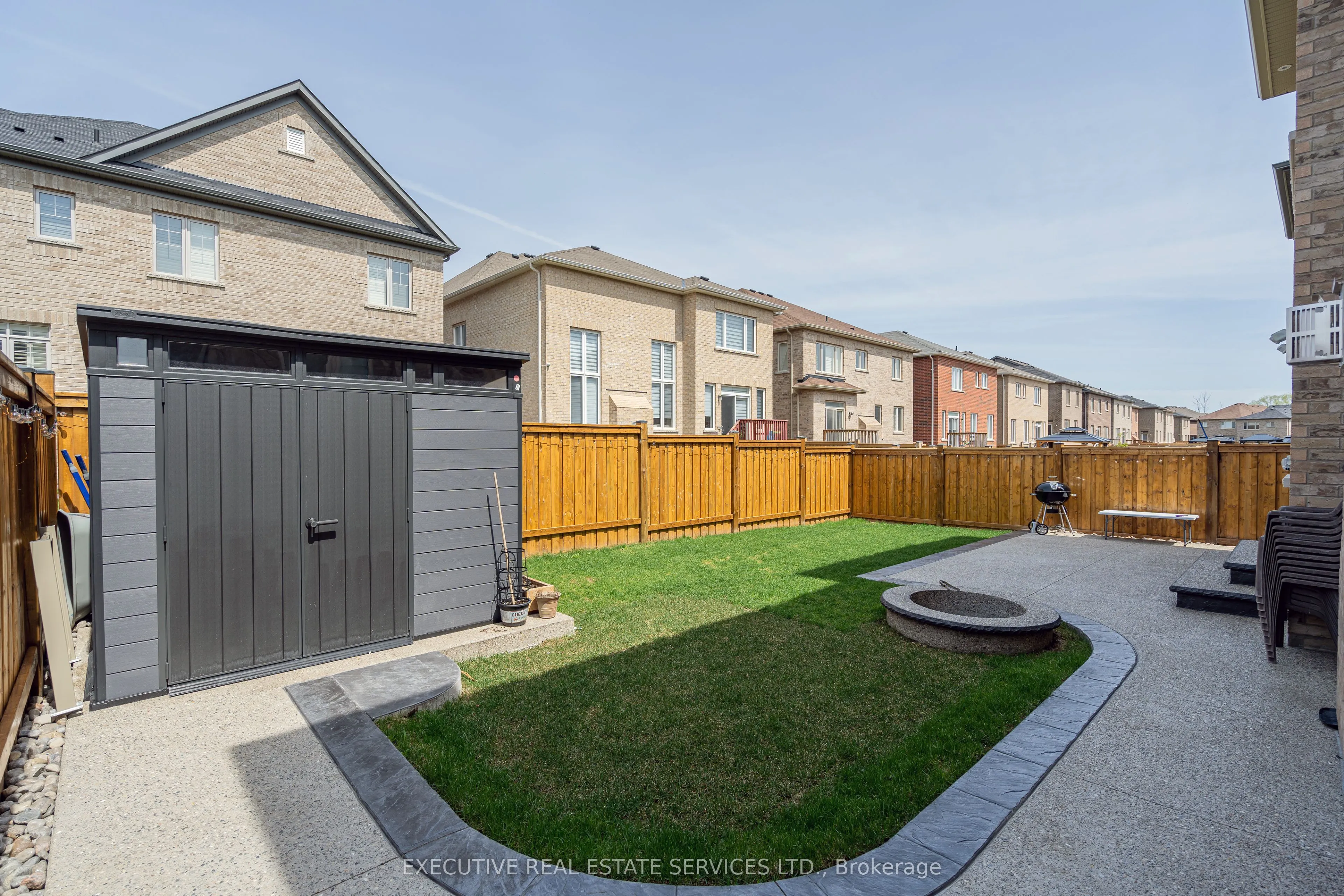 79 Elderslie Crescent E