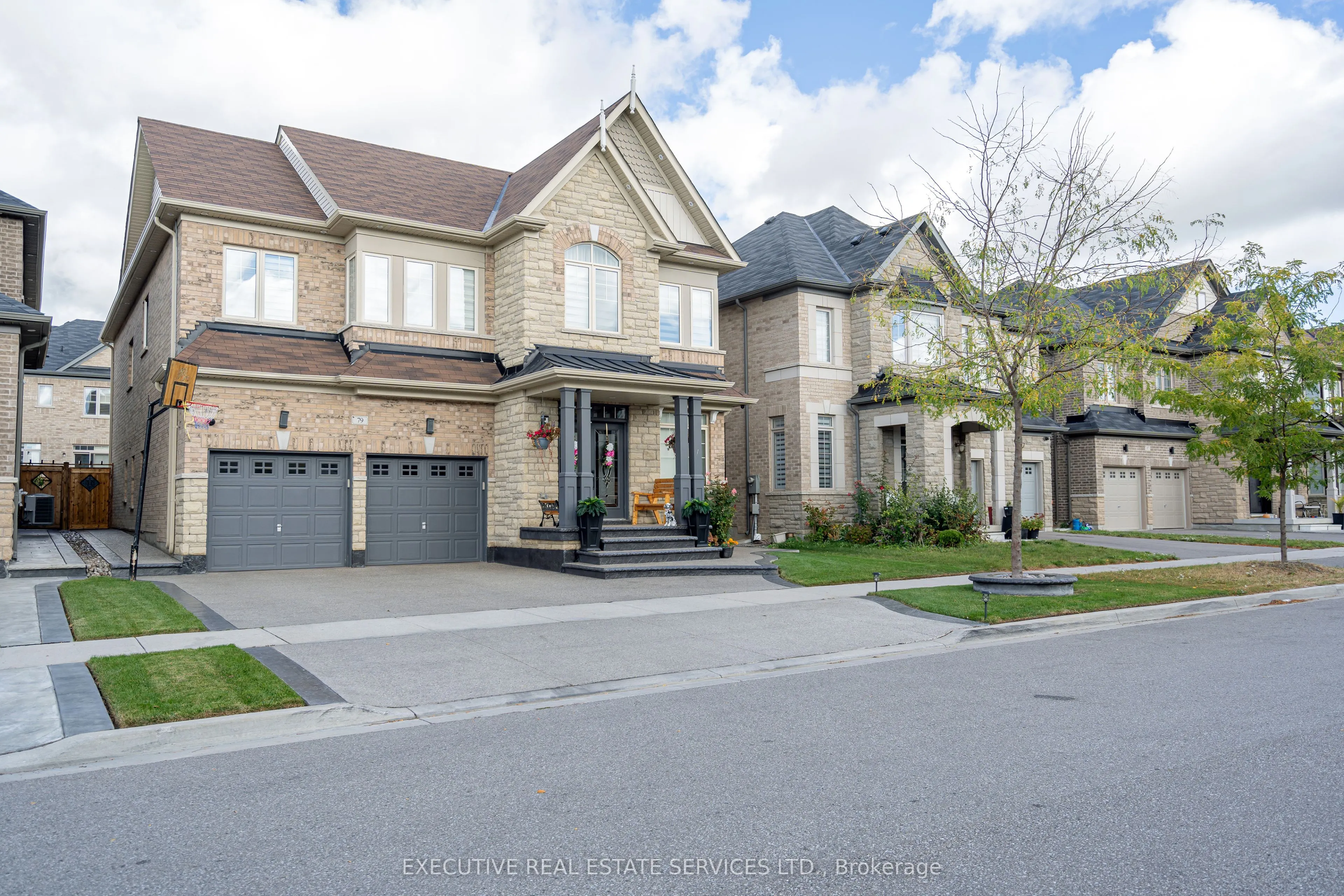 79 Elderslie Crescent E
