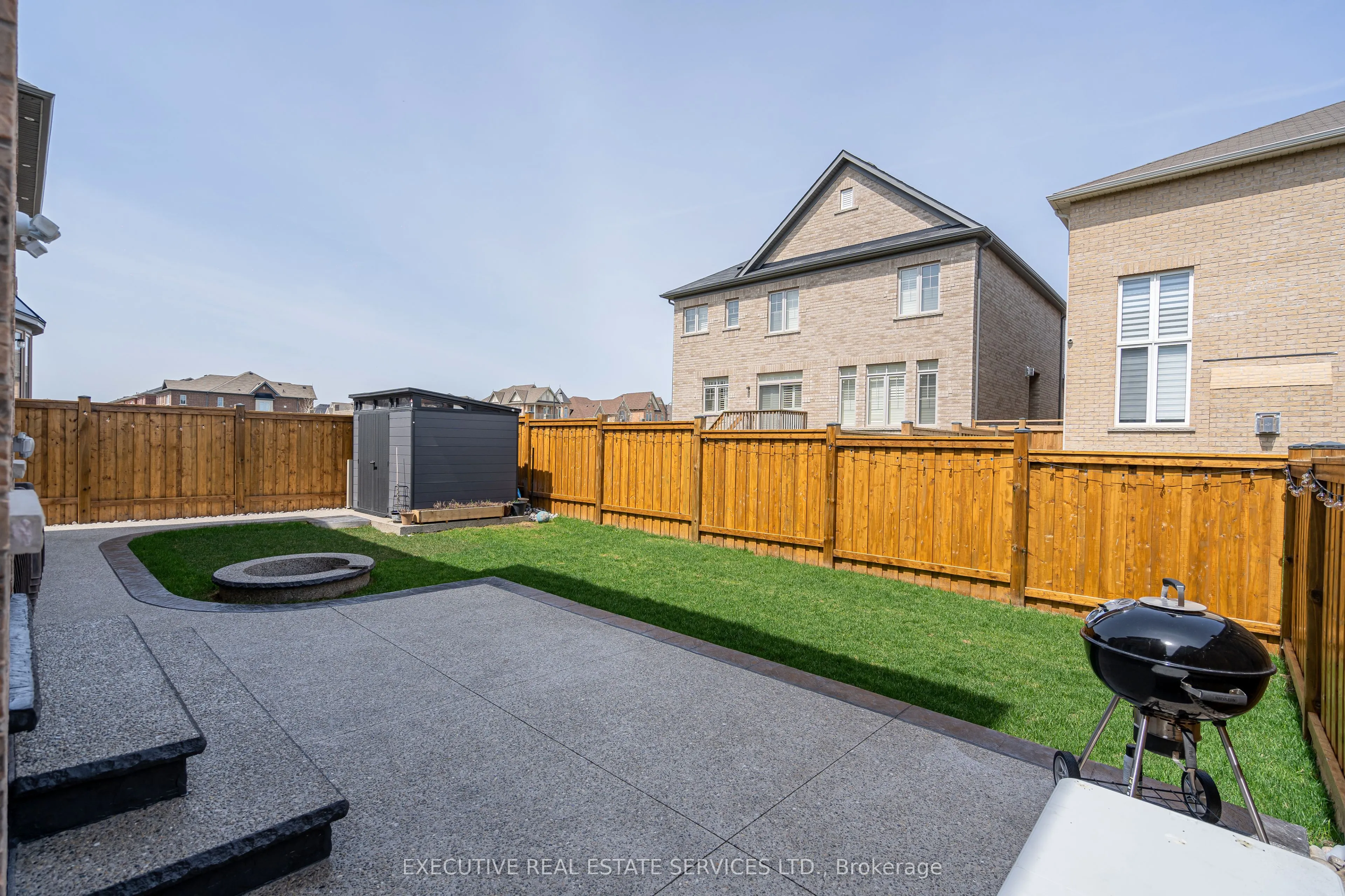 79 Elderslie Crescent E