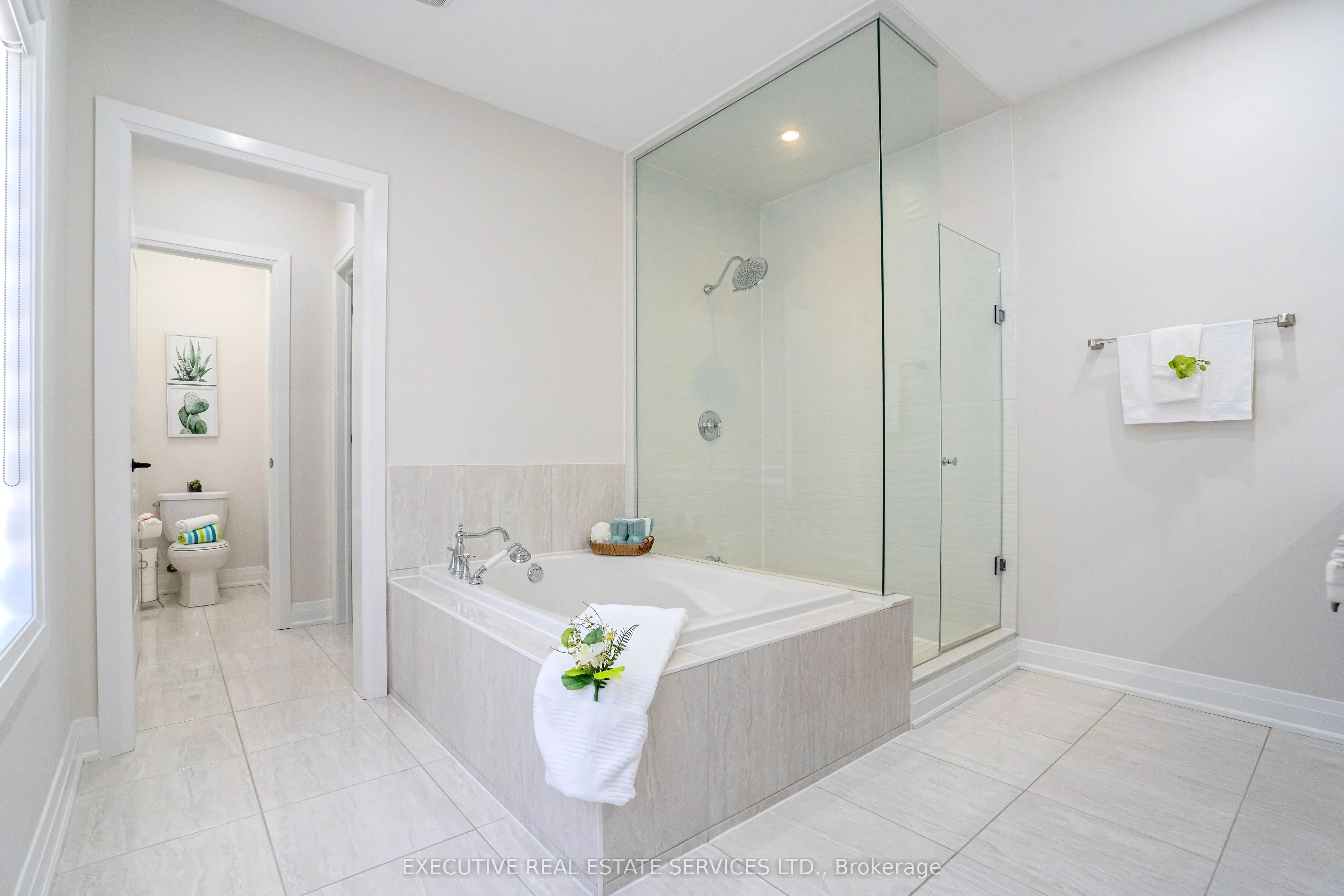79 Elderslie Crescent E