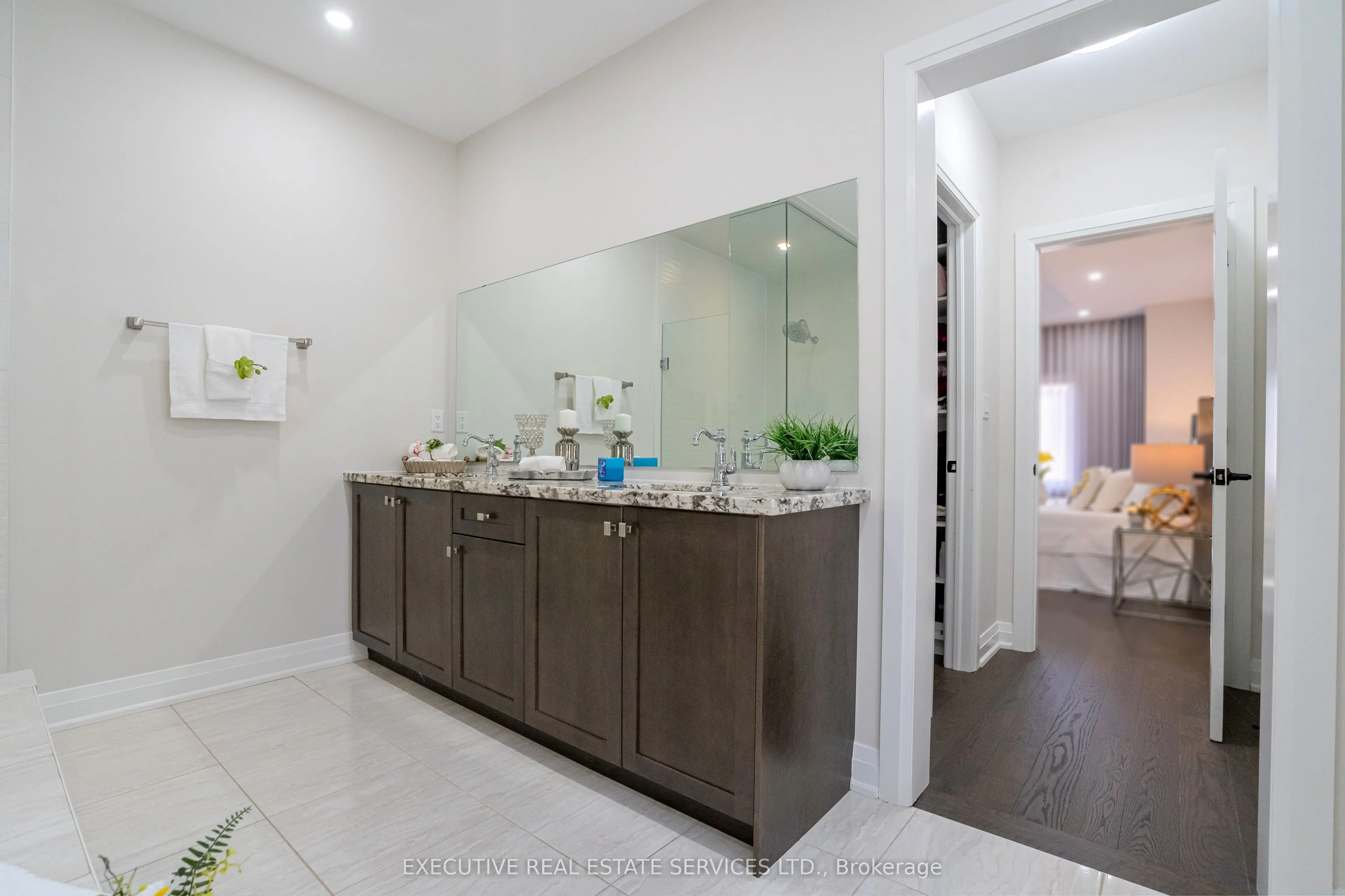 79 Elderslie Crescent E