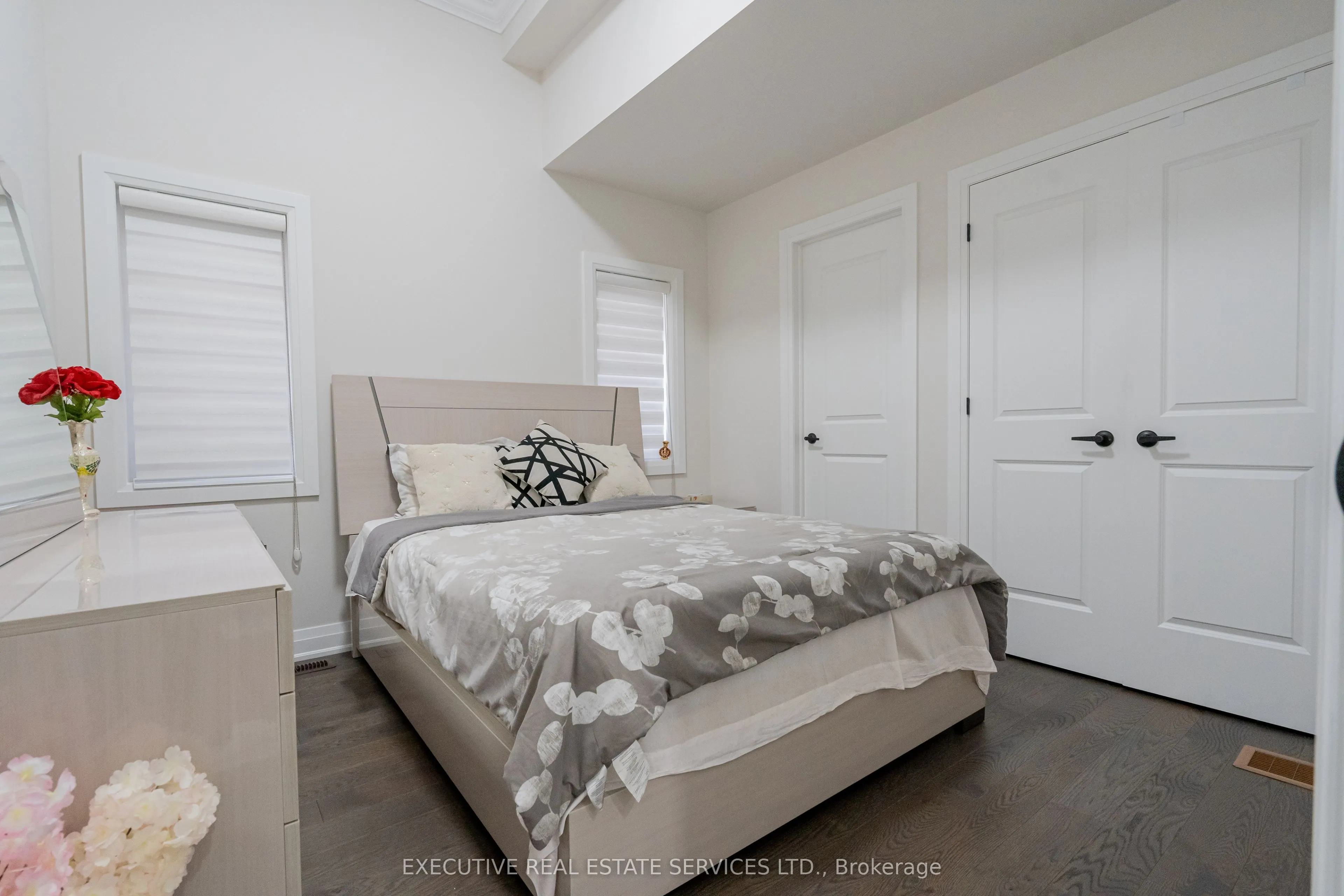 79 Elderslie Crescent E