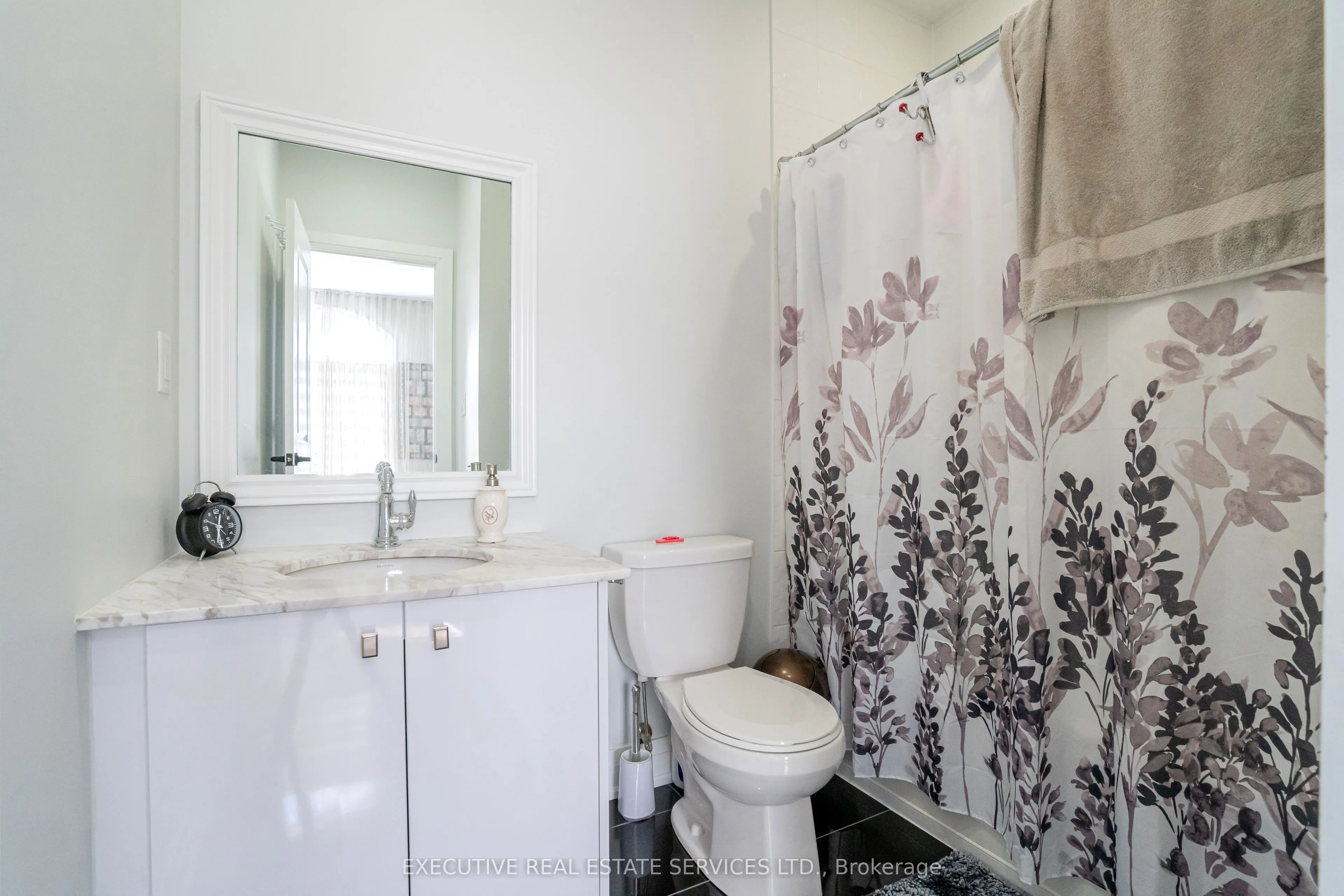 79 Elderslie Crescent E