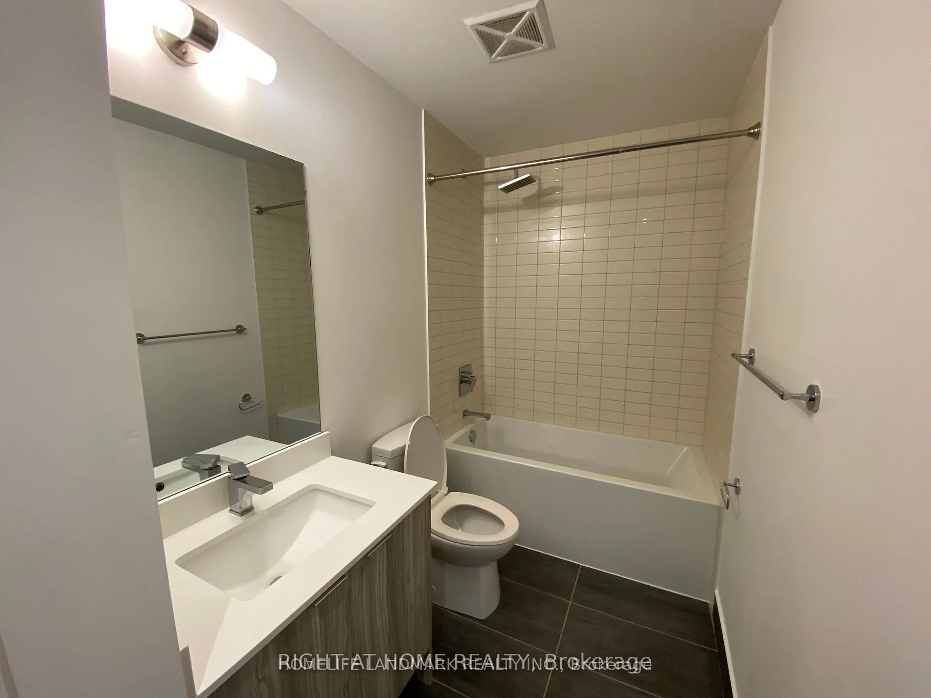 2916 Highway 7 Road W, #411