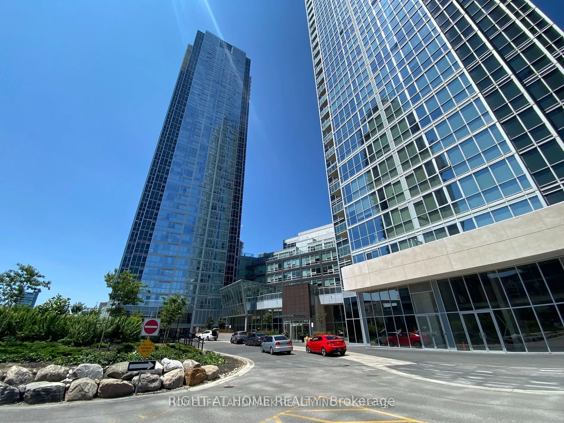 2916 Highway 7 Road W, #411