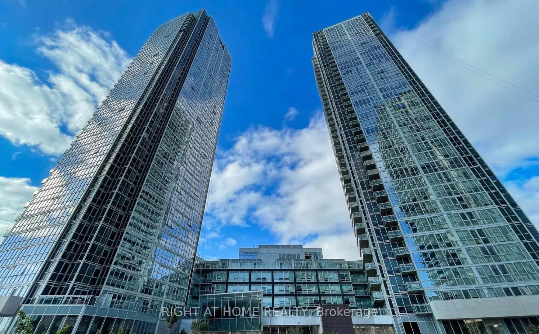 2916 Highway 7 Road W, #411
