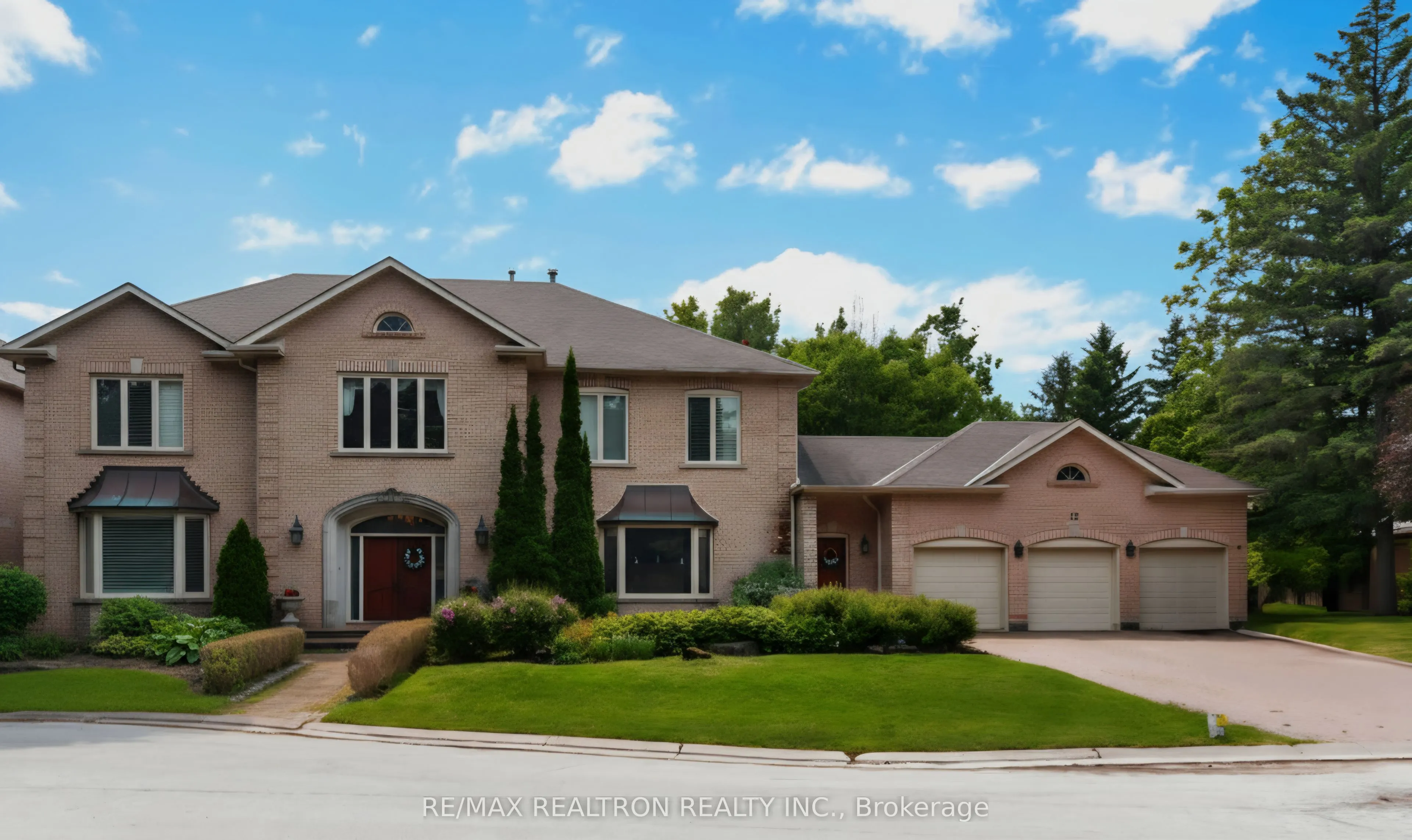 12 Moodie Drive
