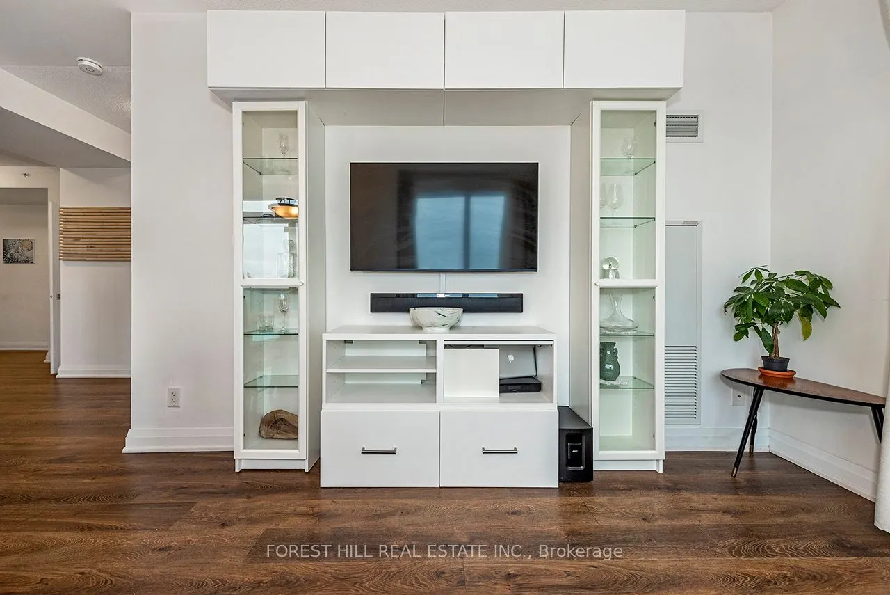 7165 Yonge Street, #733