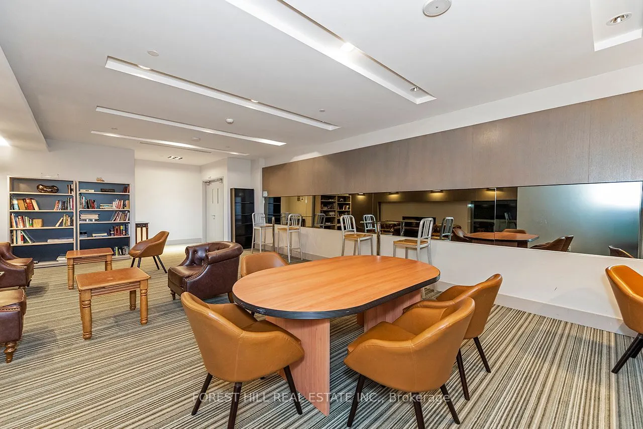 7165 Yonge Street, #733