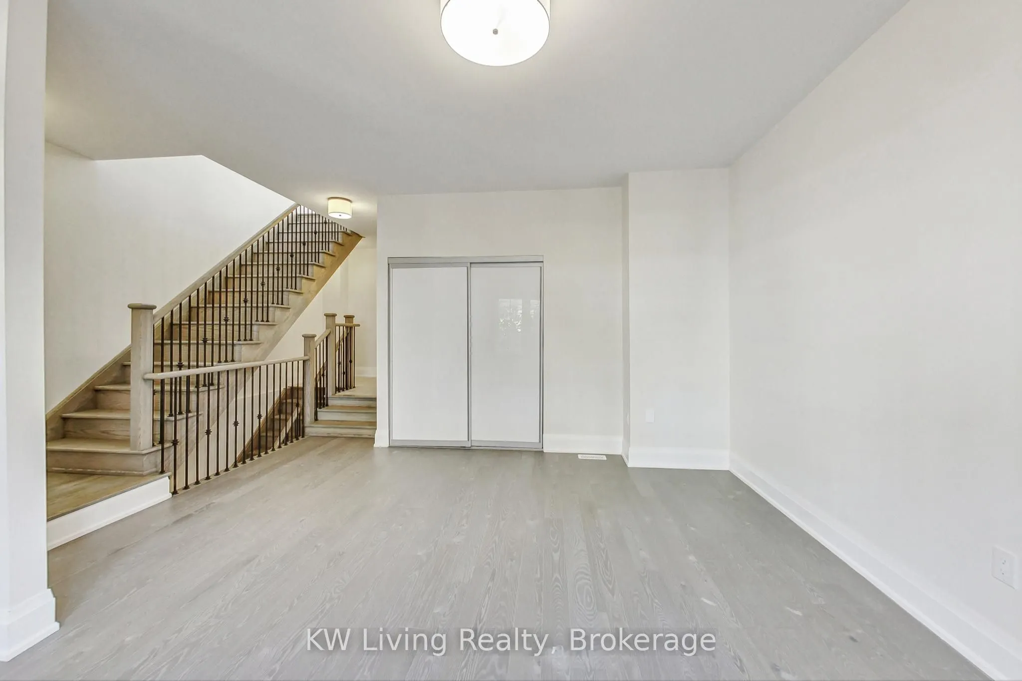 390 Highway 7 E, #TH7