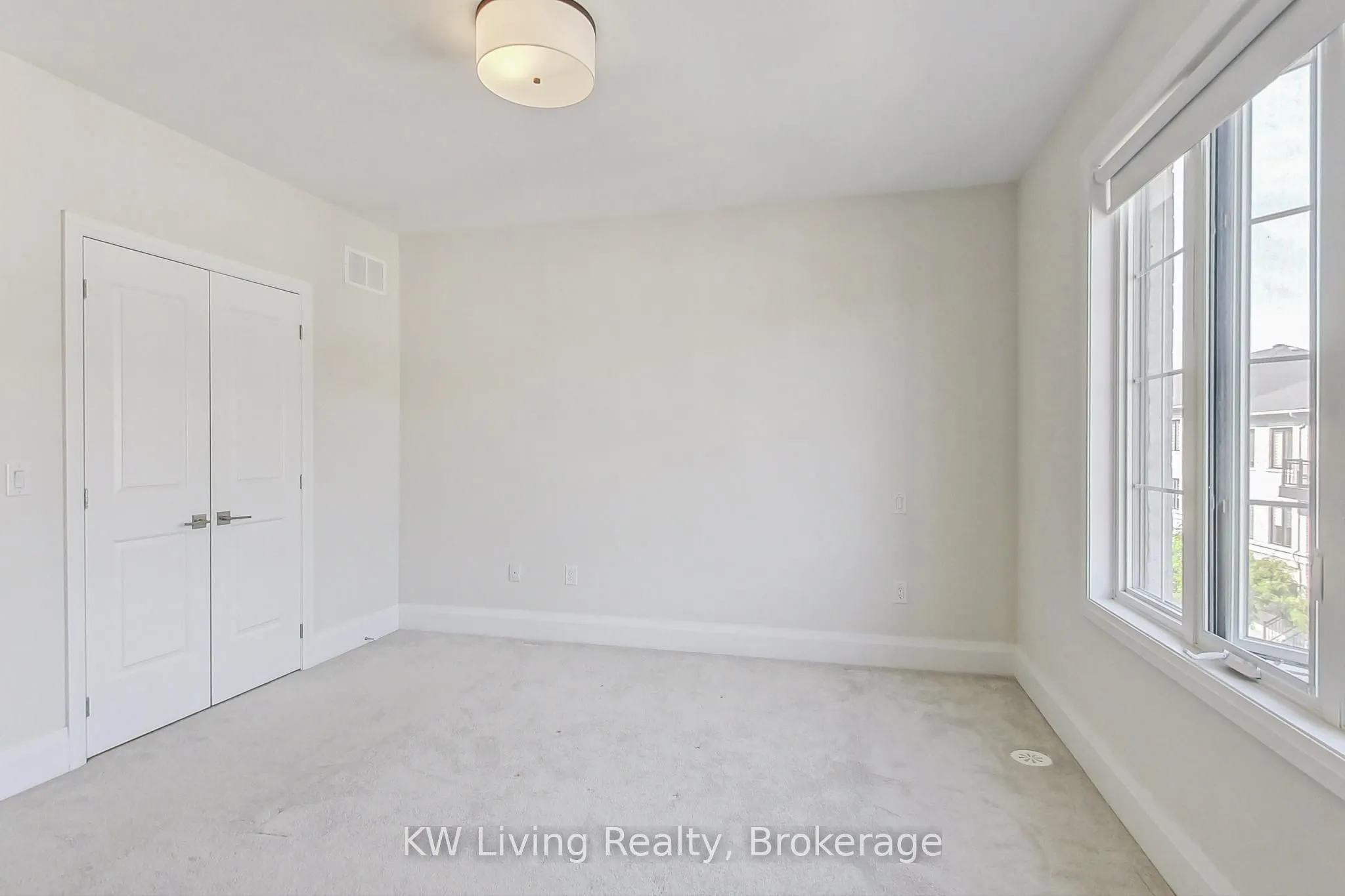 390 Highway 7 E, #TH7