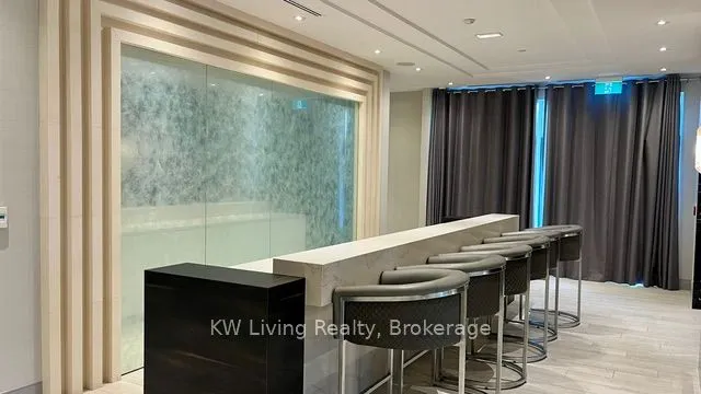 390 Highway 7 E, #TH7