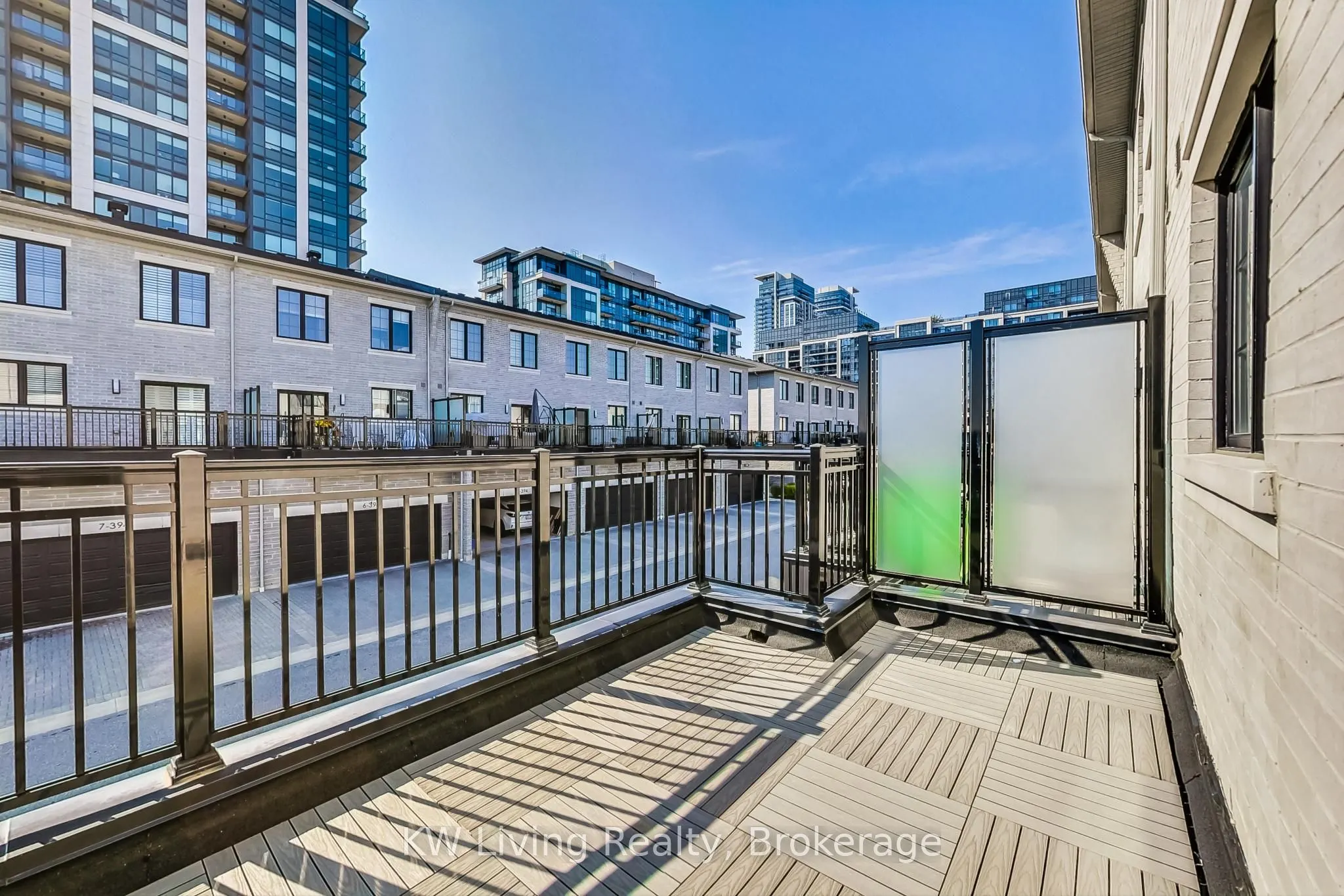 390 Highway 7 E, #TH7