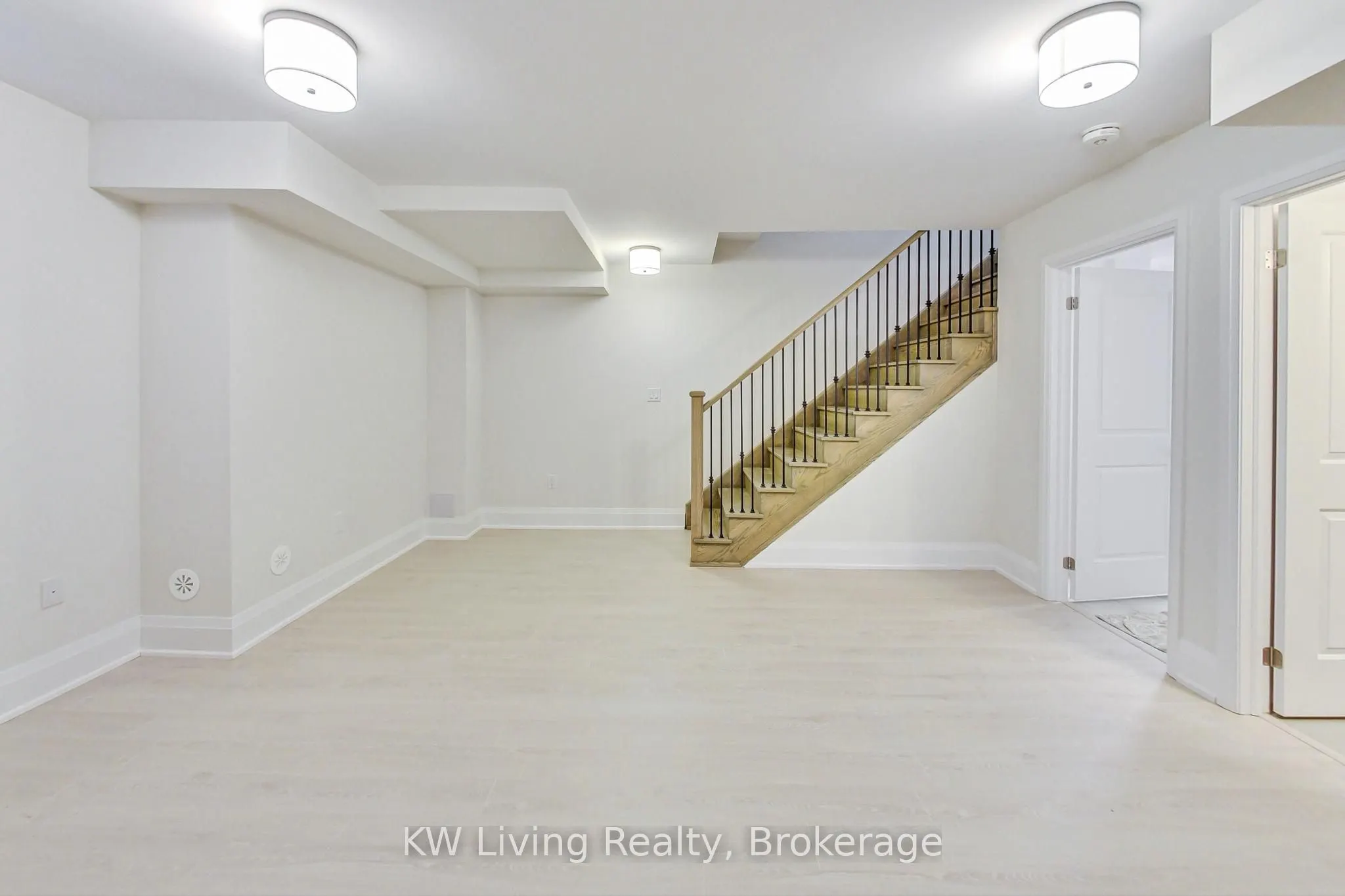 390 Highway 7 E, #TH7