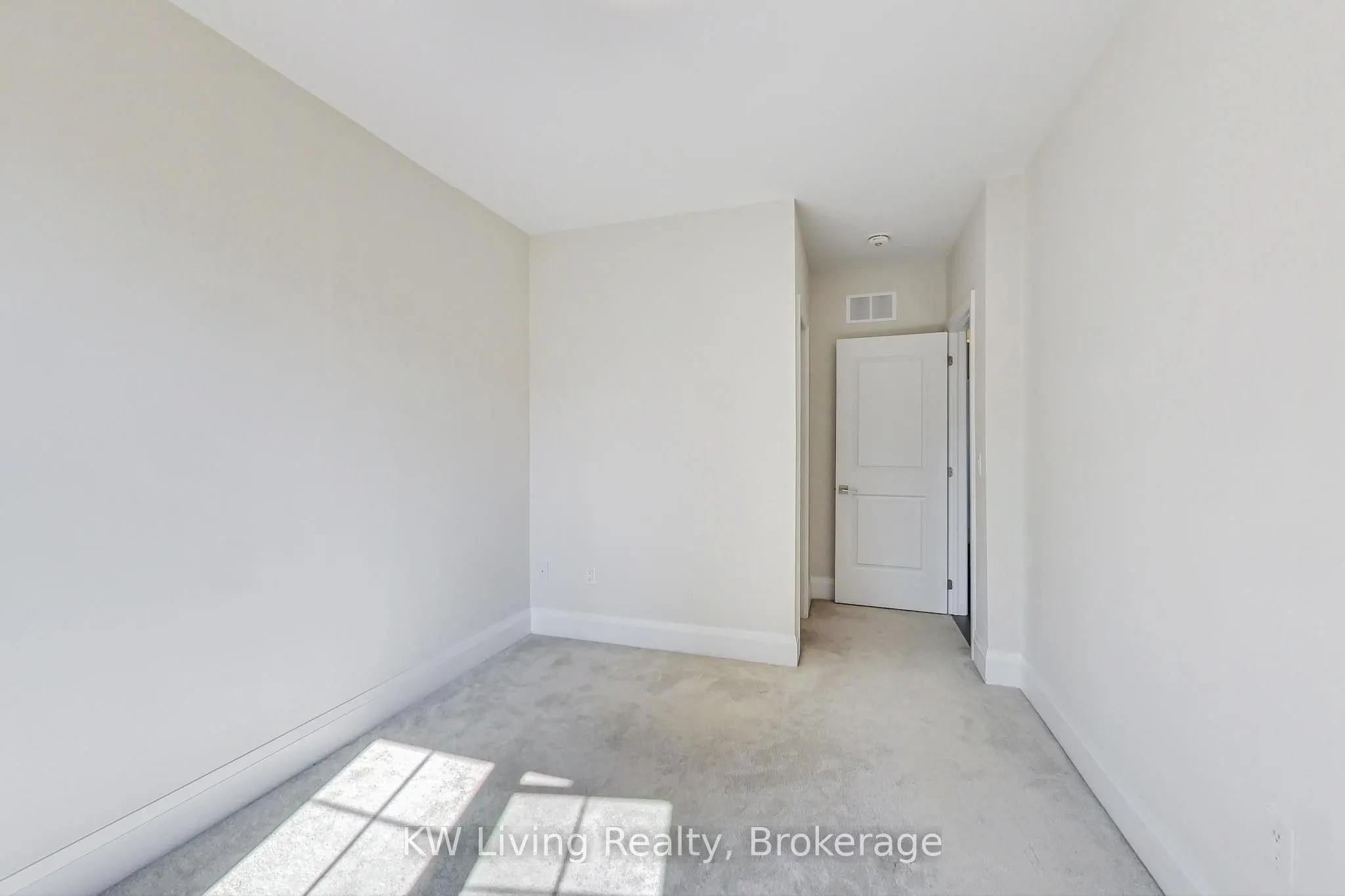 390 Highway 7 E, #TH7