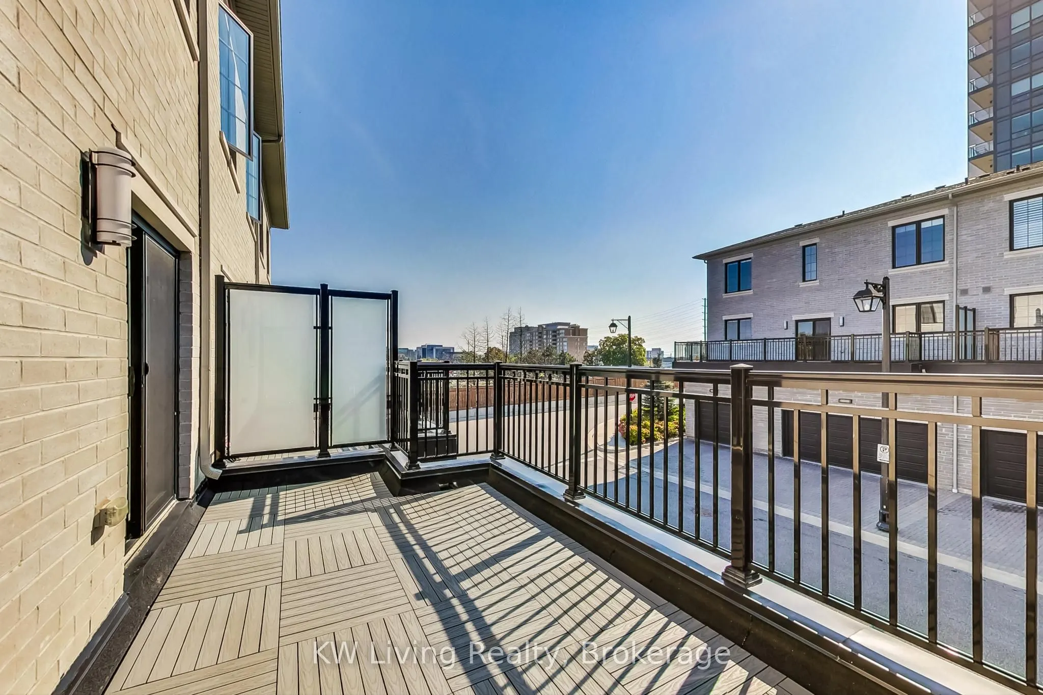 390 Highway 7 E, #TH7