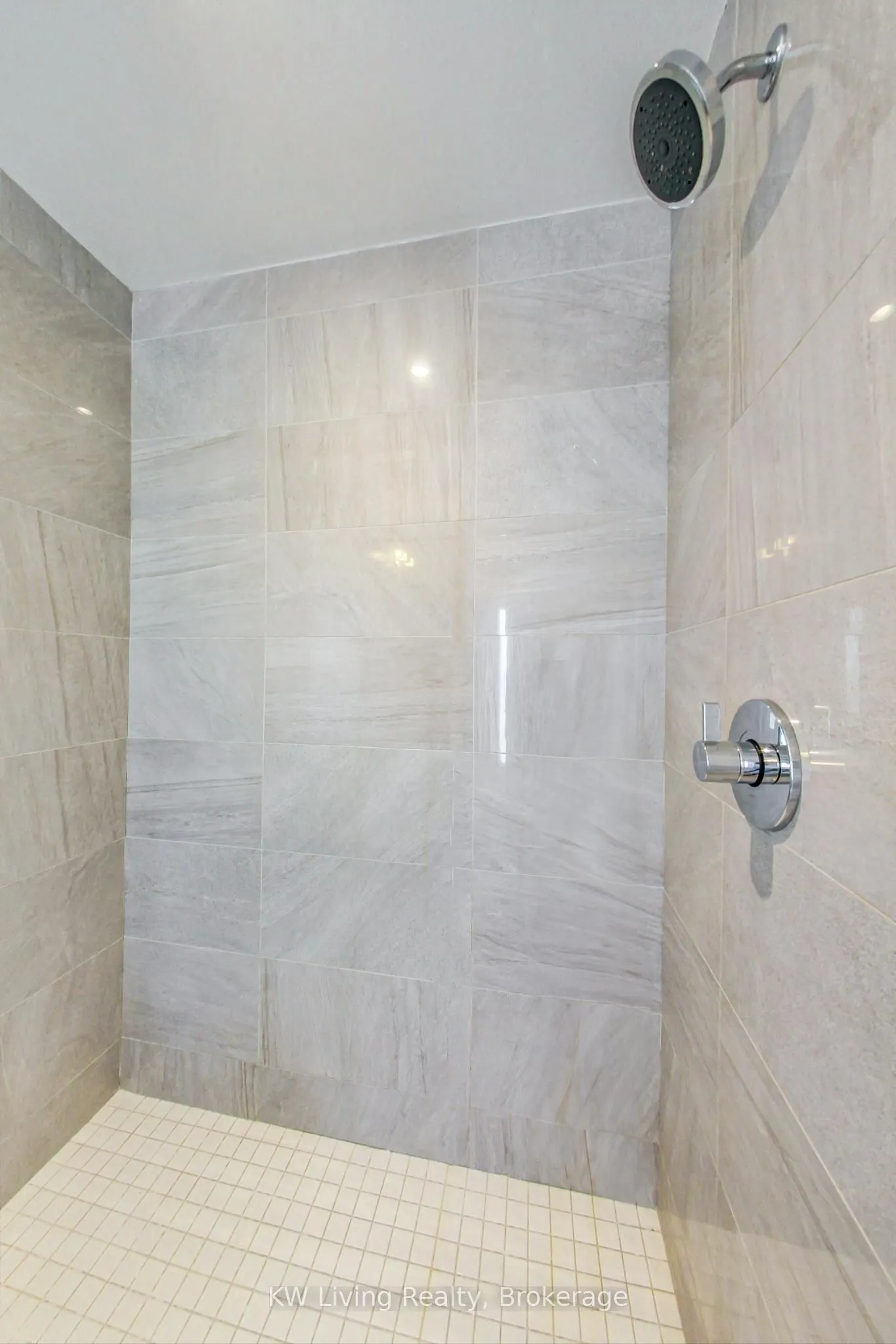 390 Highway 7 E, #TH7