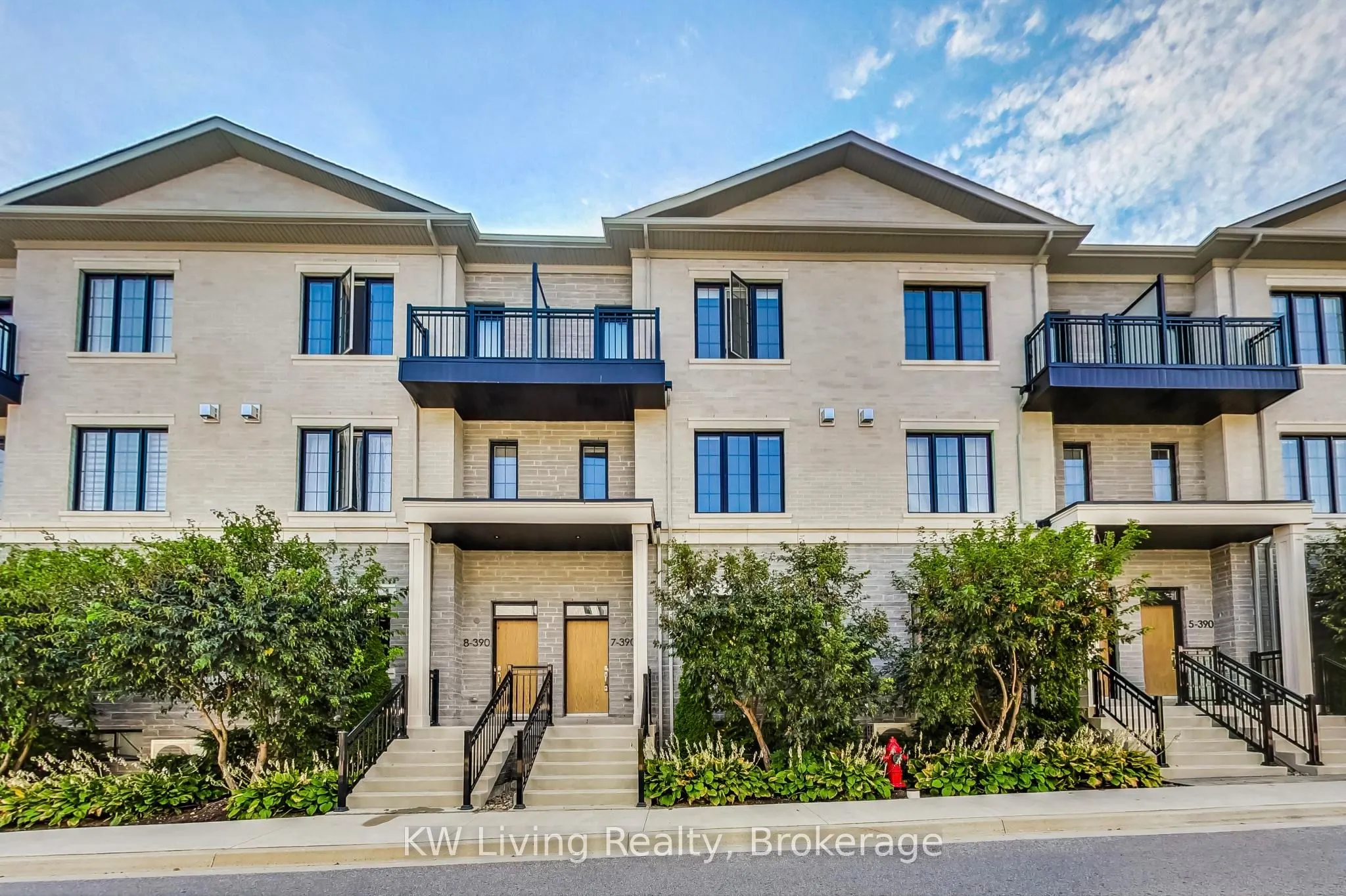 390 Highway 7 E, #TH7