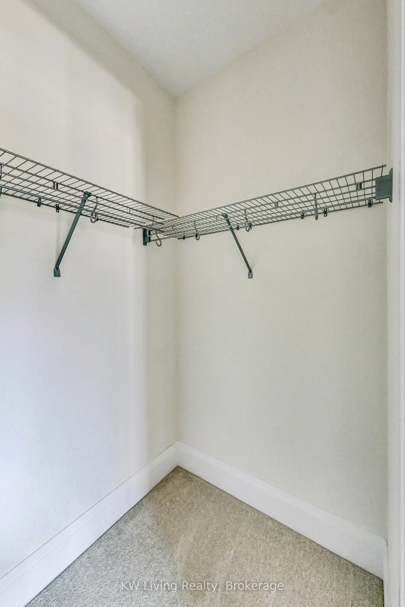 390 Highway 7 E, #TH7