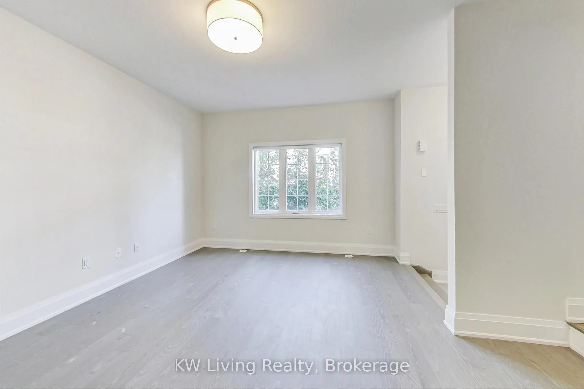 390 Highway 7 E, #TH7