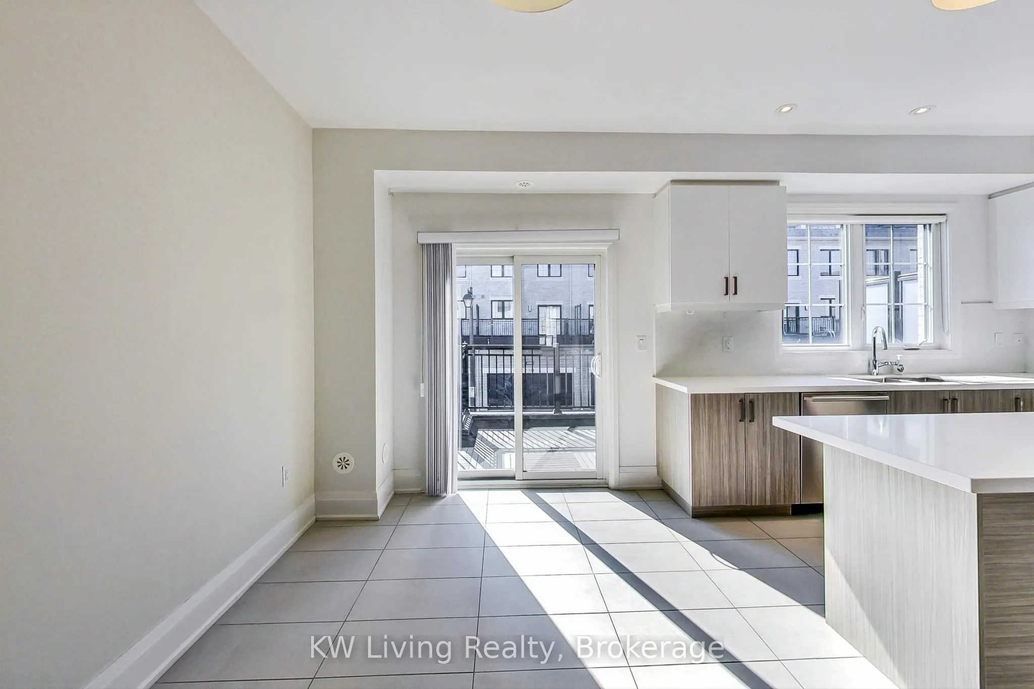 390 Highway 7 E, #TH7