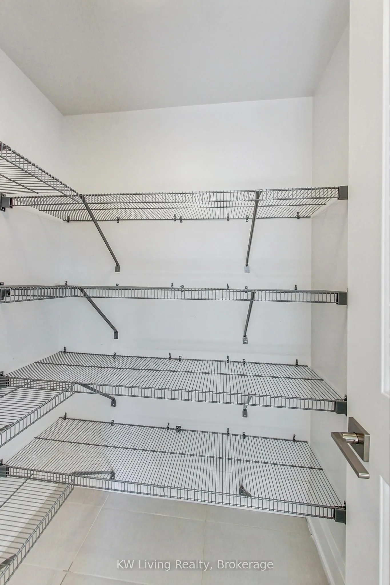 390 Highway 7 E, #TH7