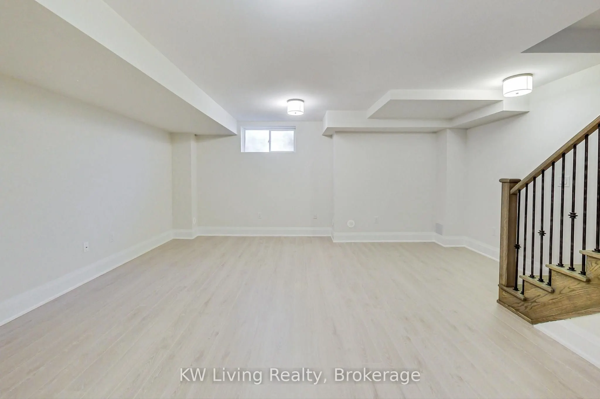 390 Highway 7 E, #TH7