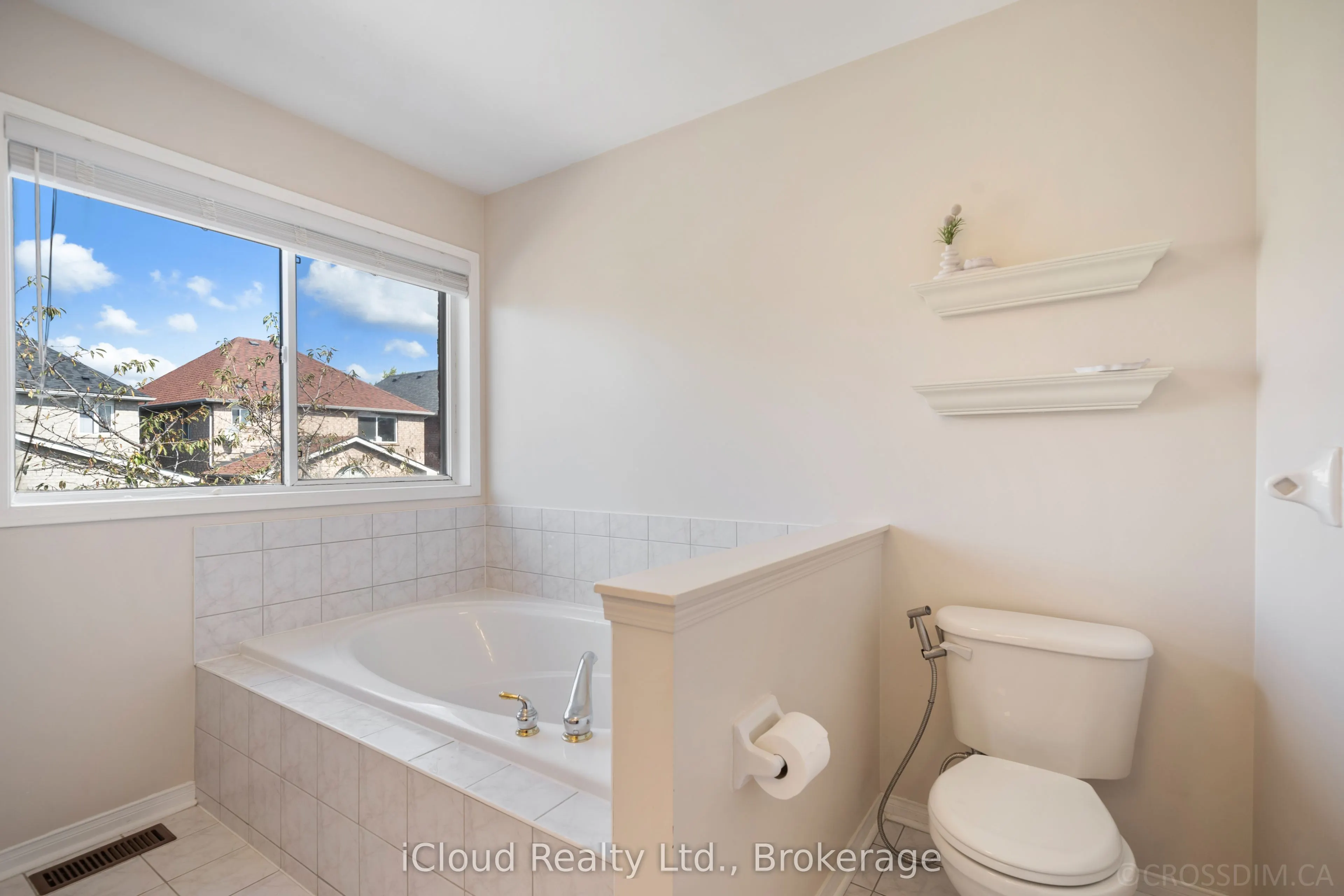 60 Tuscana Boulevard