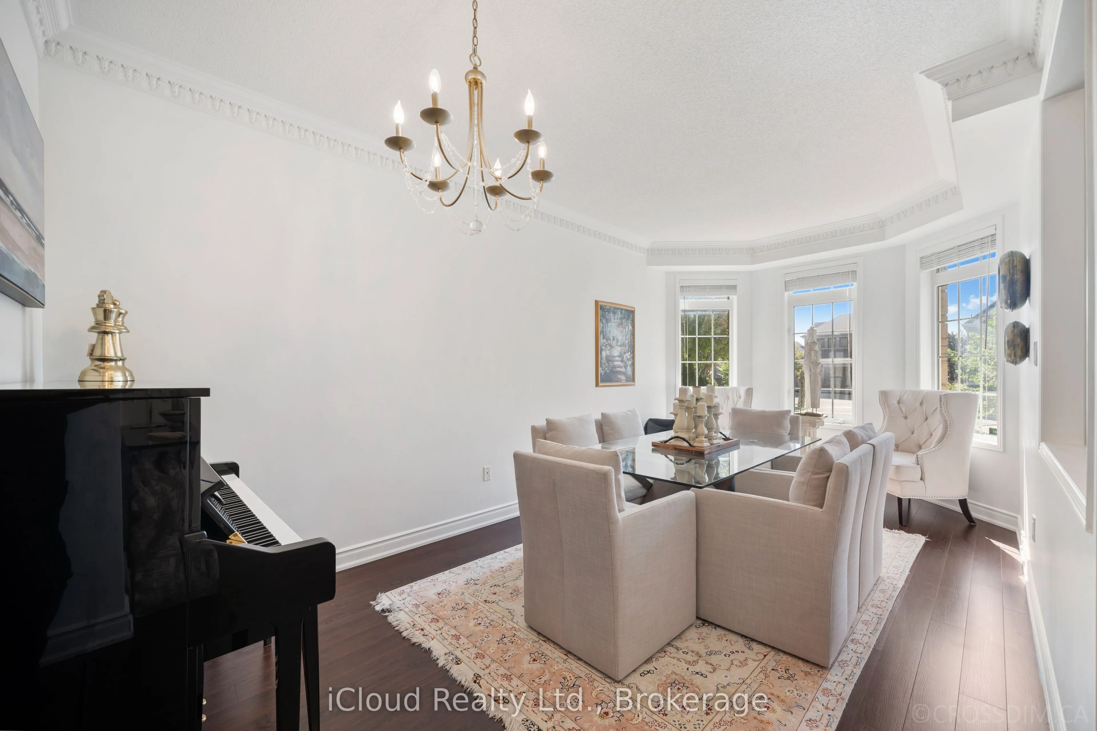 60 Tuscana Boulevard