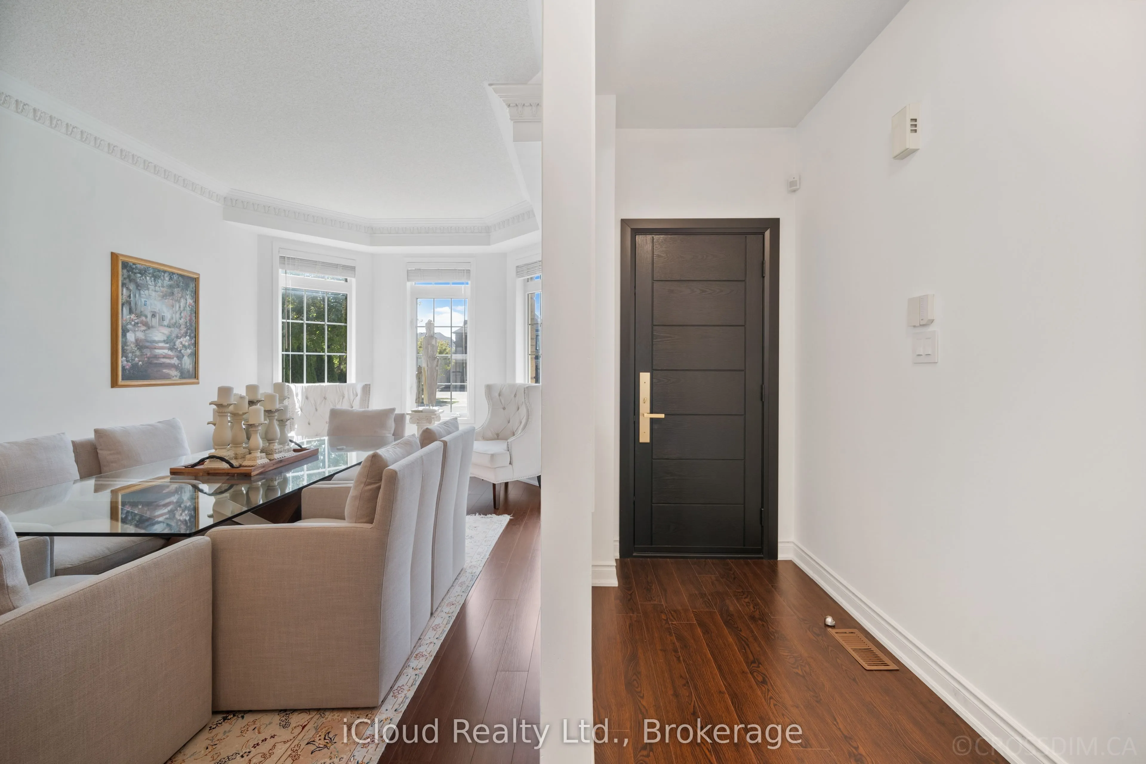 60 Tuscana Boulevard