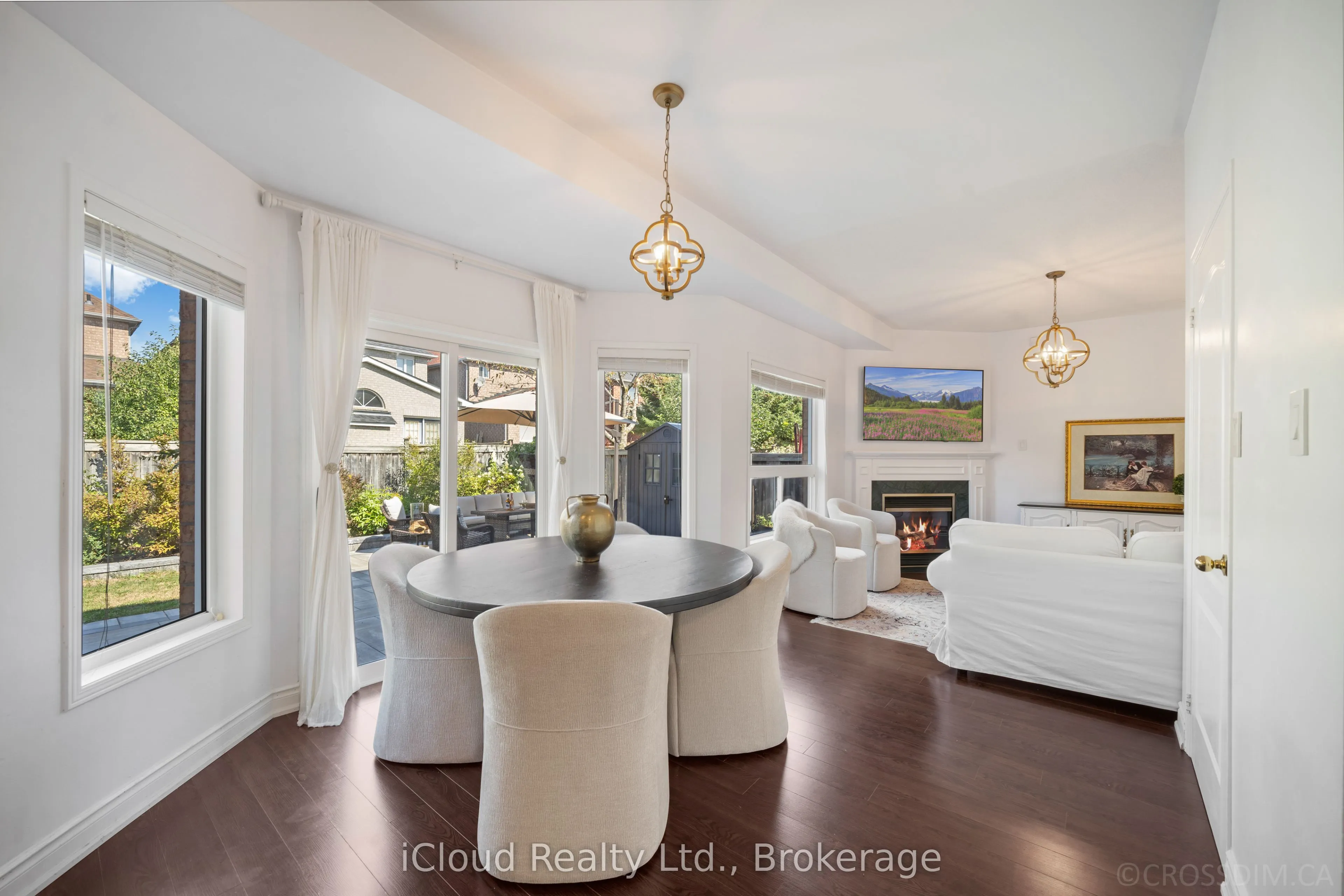 60 Tuscana Boulevard