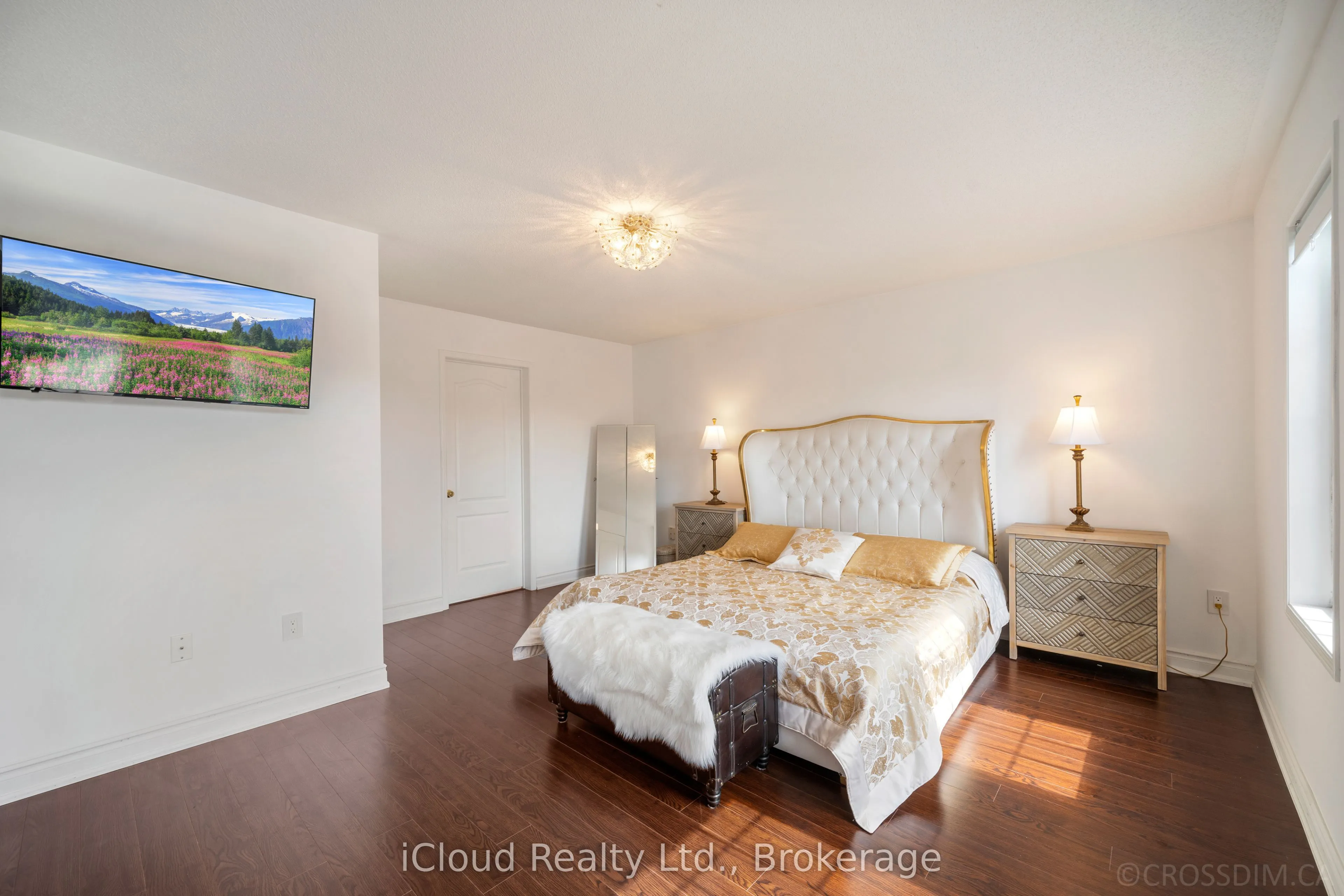 60 Tuscana Boulevard