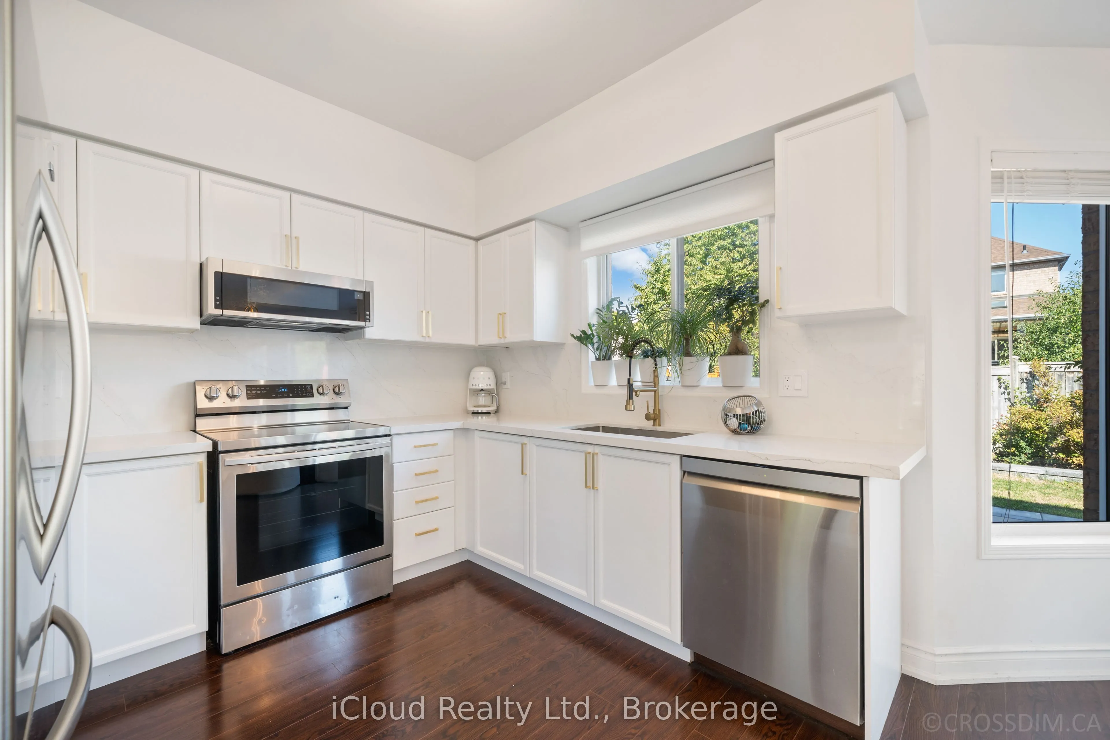 60 Tuscana Boulevard