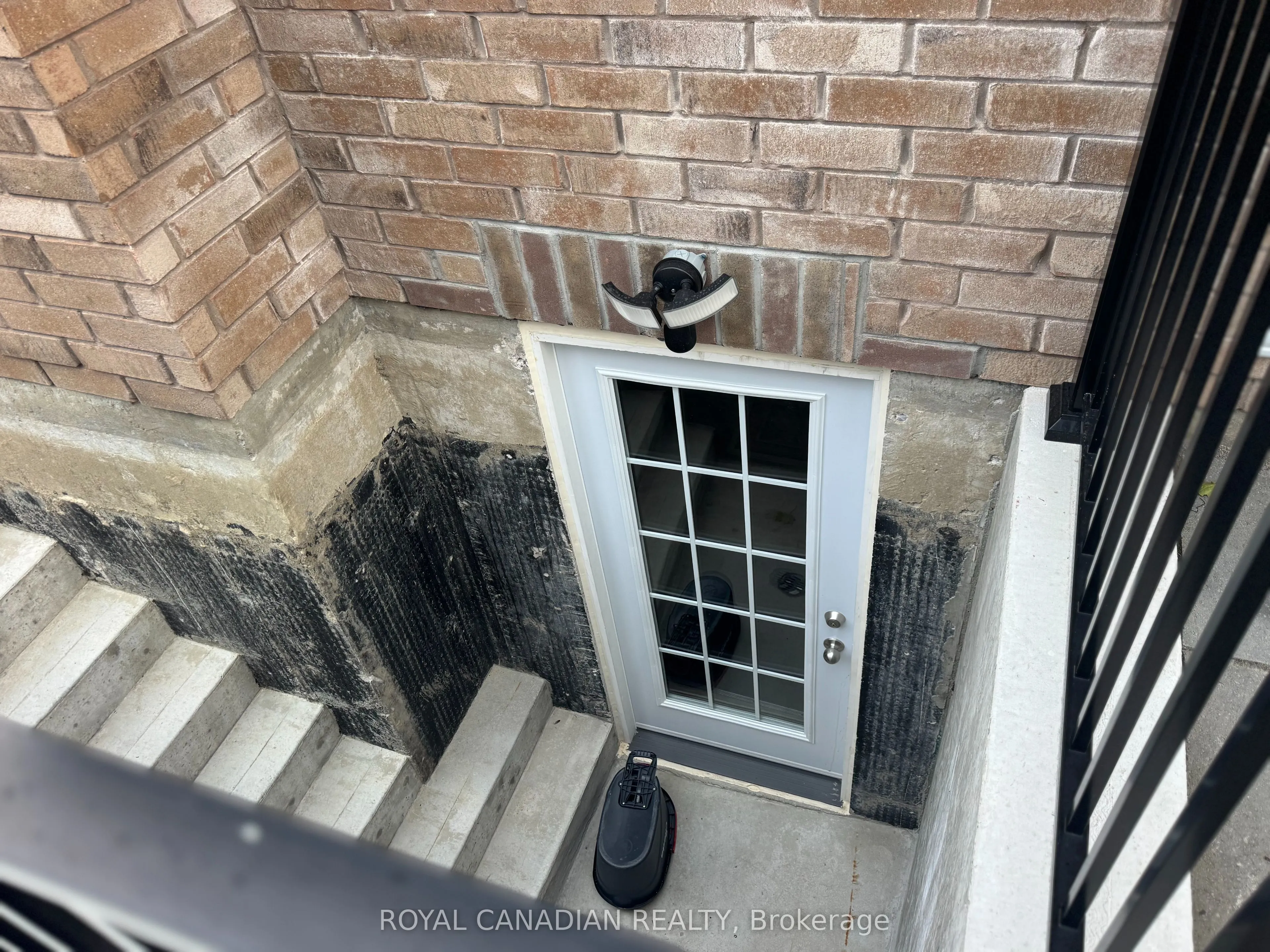 25 Kidd Street, #BSMT