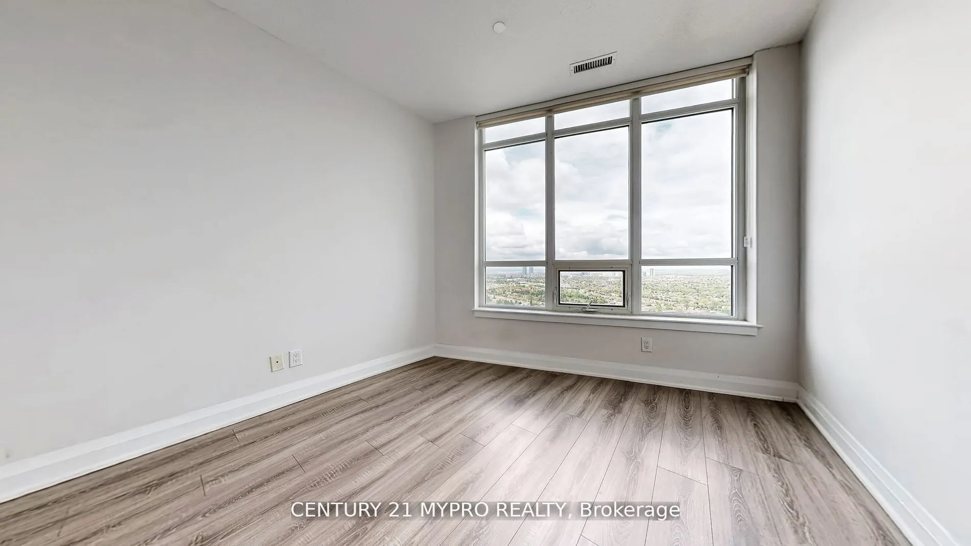 7171 Yonge Street N, #2807