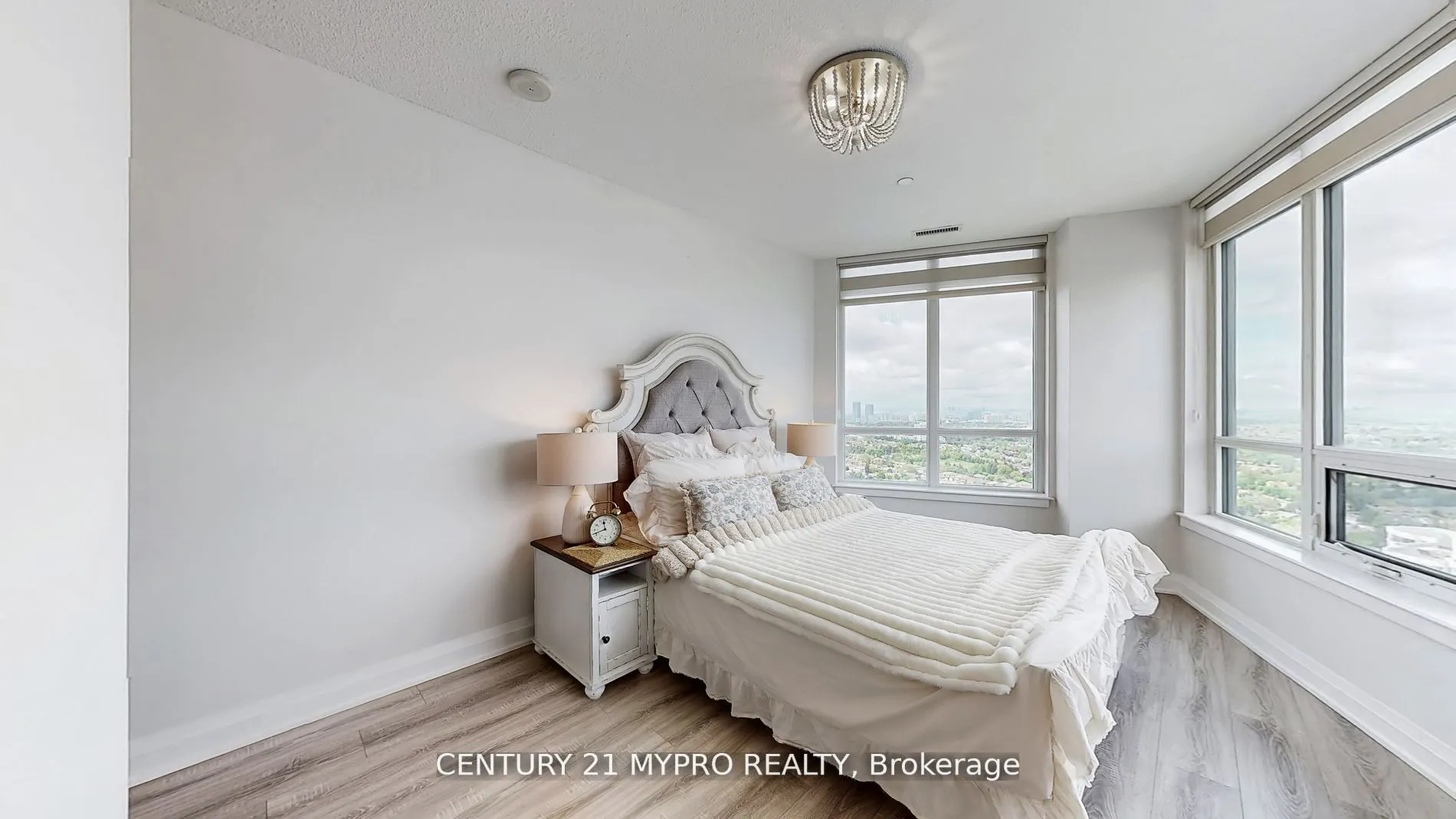 7171 Yonge Street N, #2807