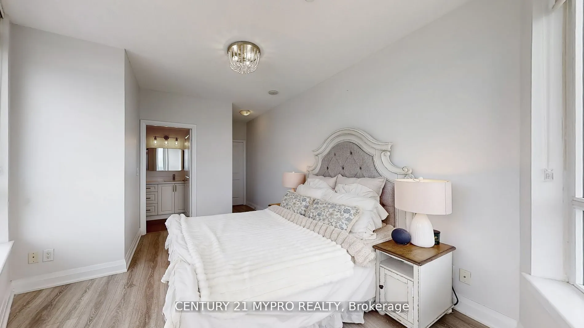 7171 Yonge Street N, #2807