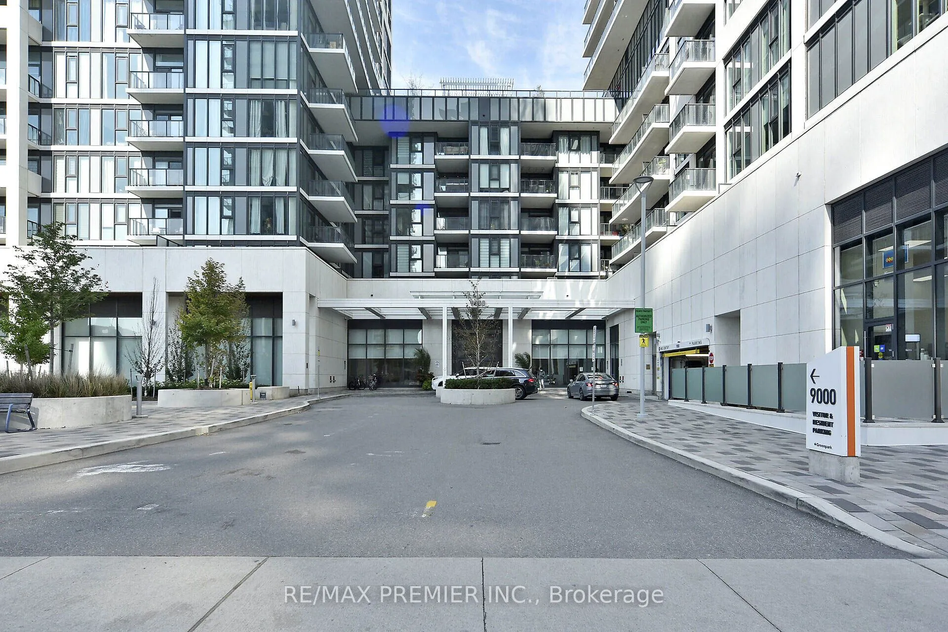 9000 Jane Street, #215