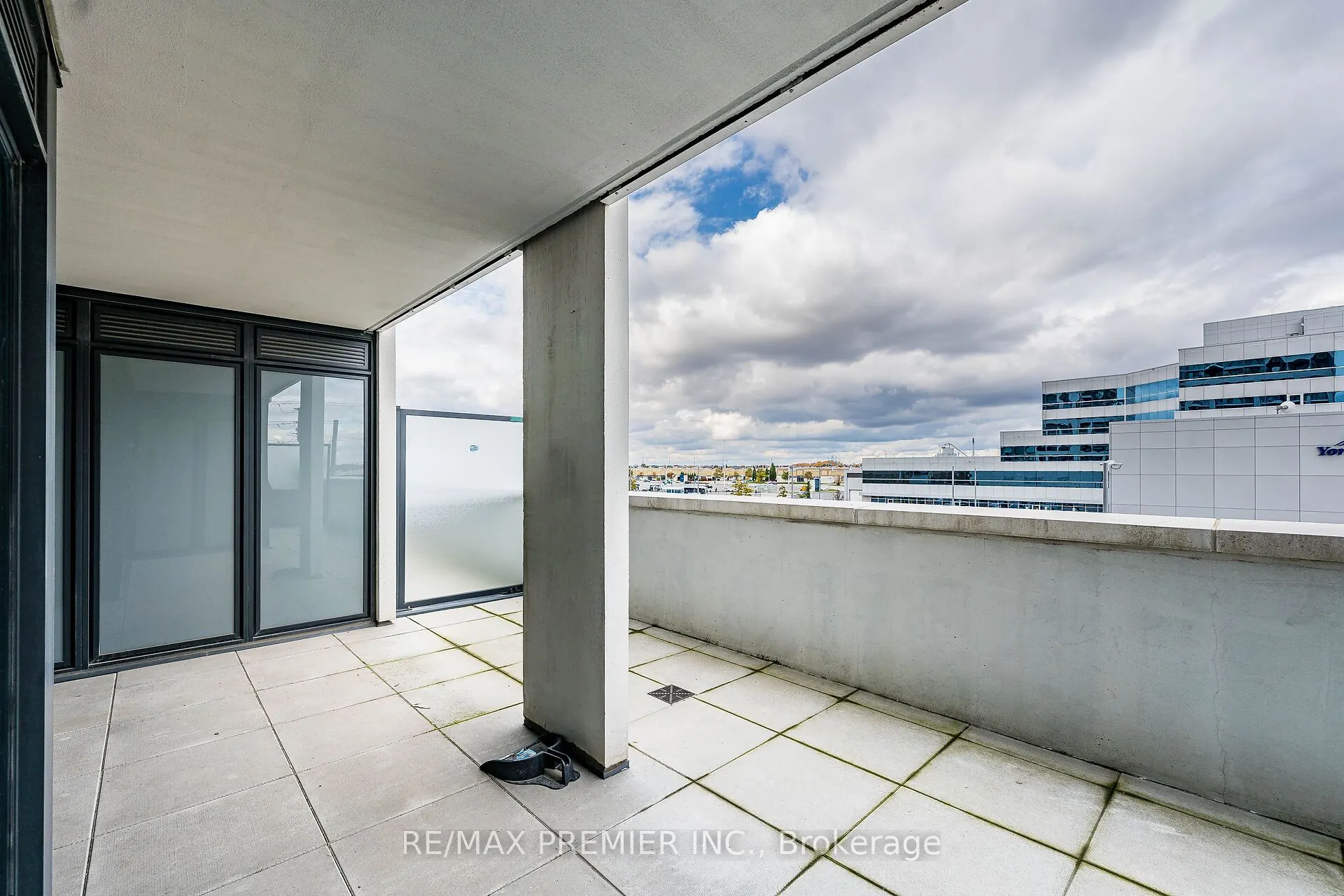 9000 Jane Street, #215